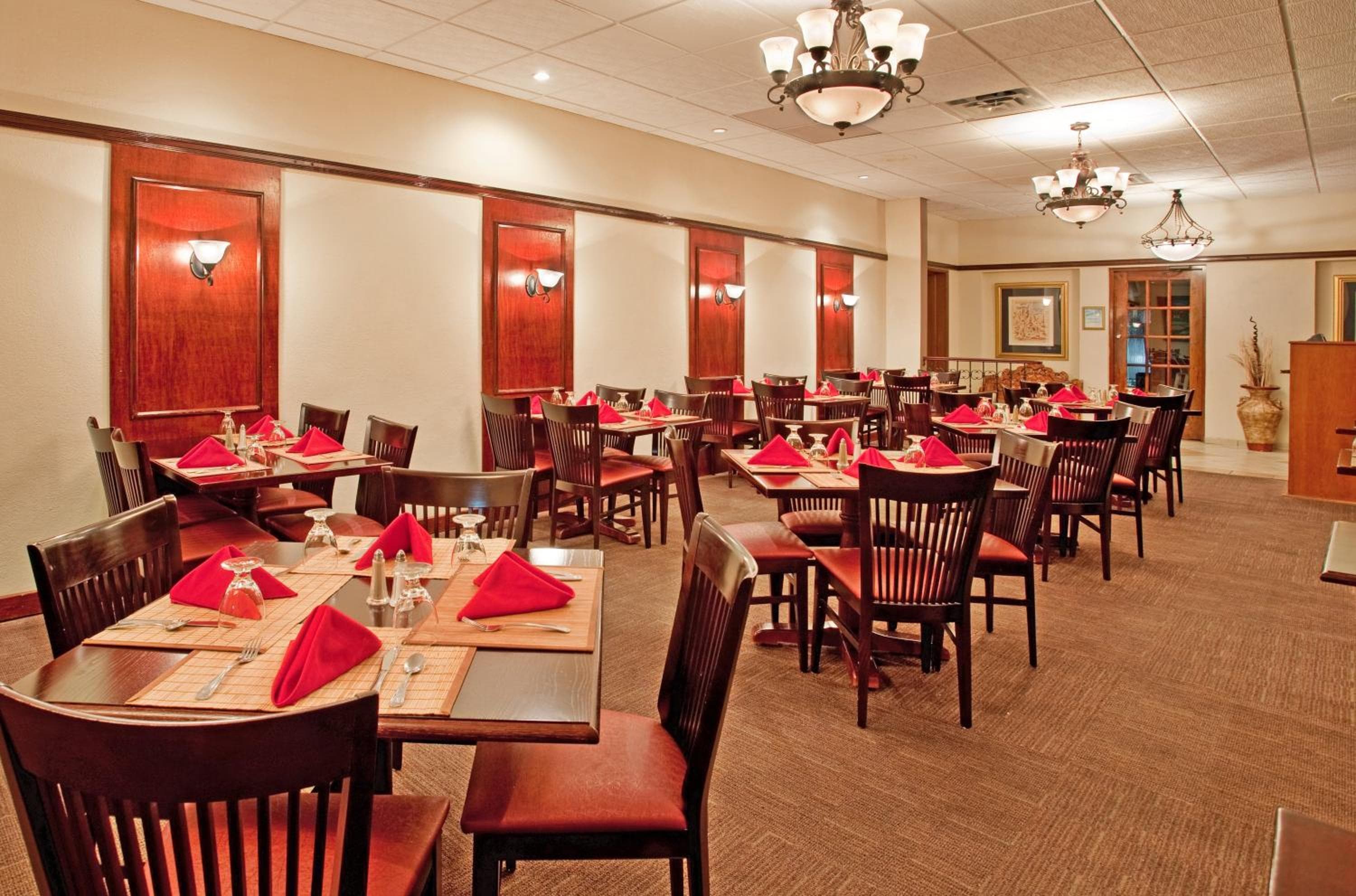 Holiday Inn Ponce & El Tropical Casino by IHG