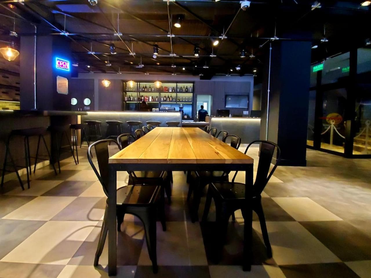 dining