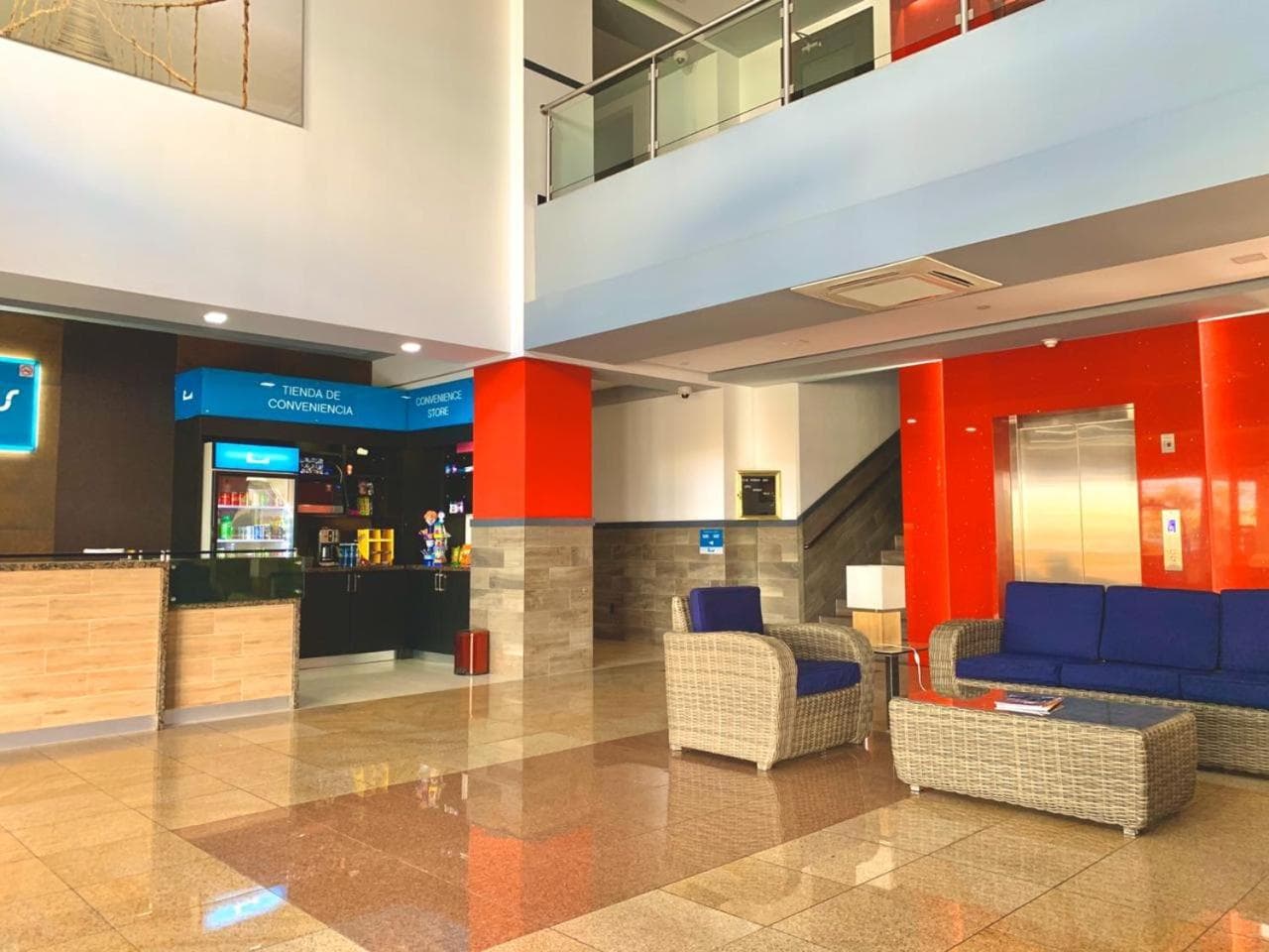 Beverly Hills: Hotel and Business