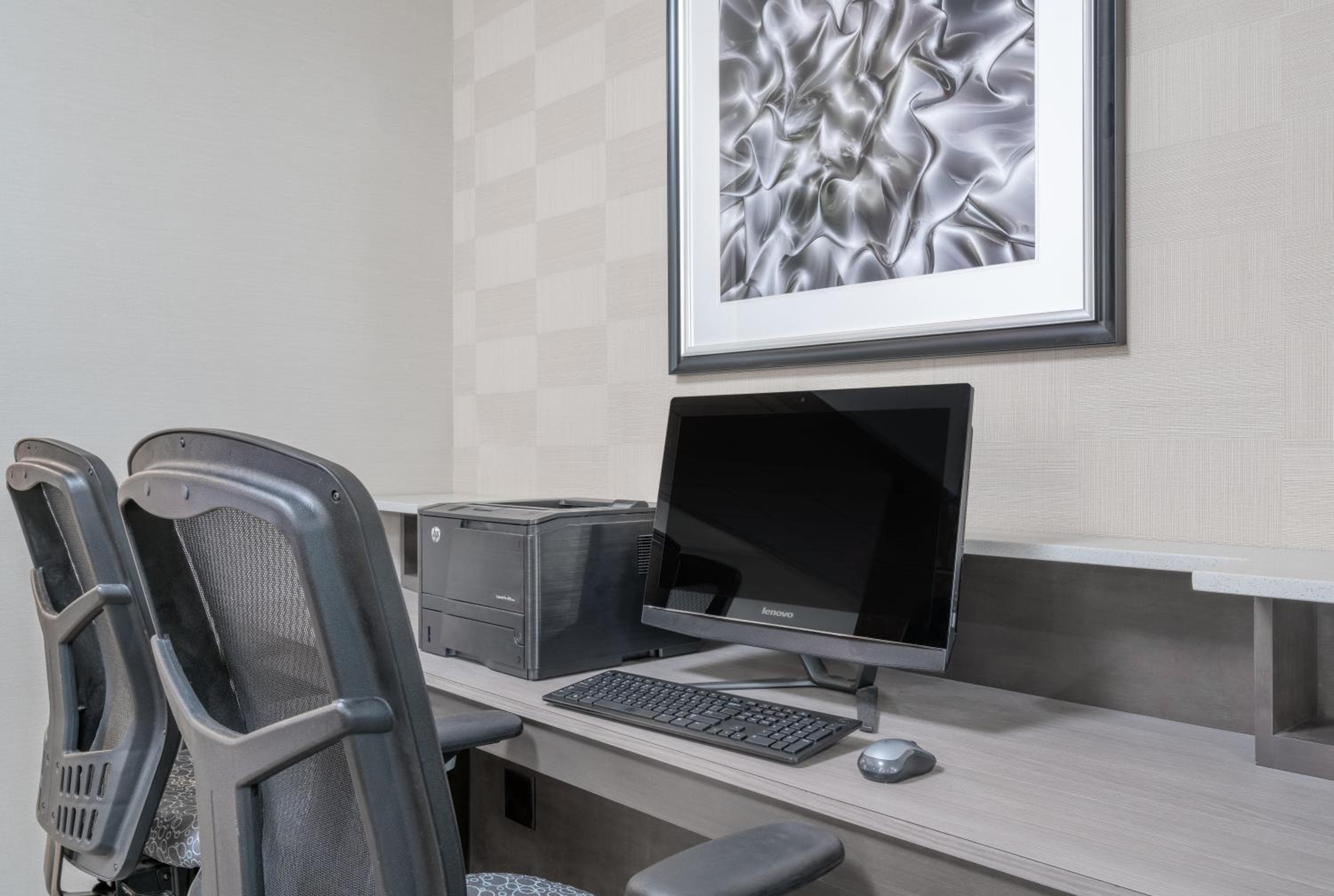 Holiday Inn Express Hotel & Suites Ames by IHG