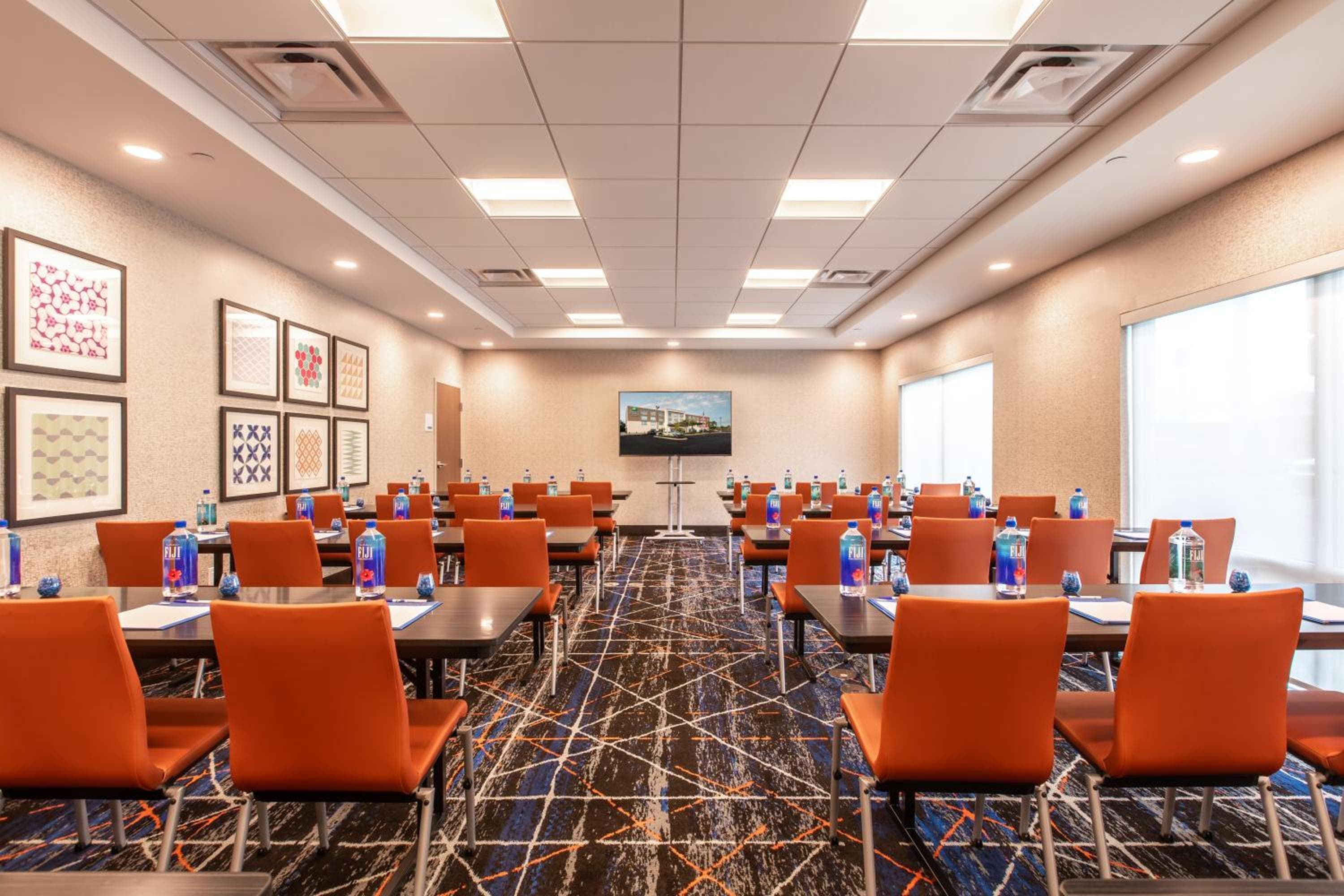 Holiday Inn Express & Suites Greenville S - Piedmont by IHG