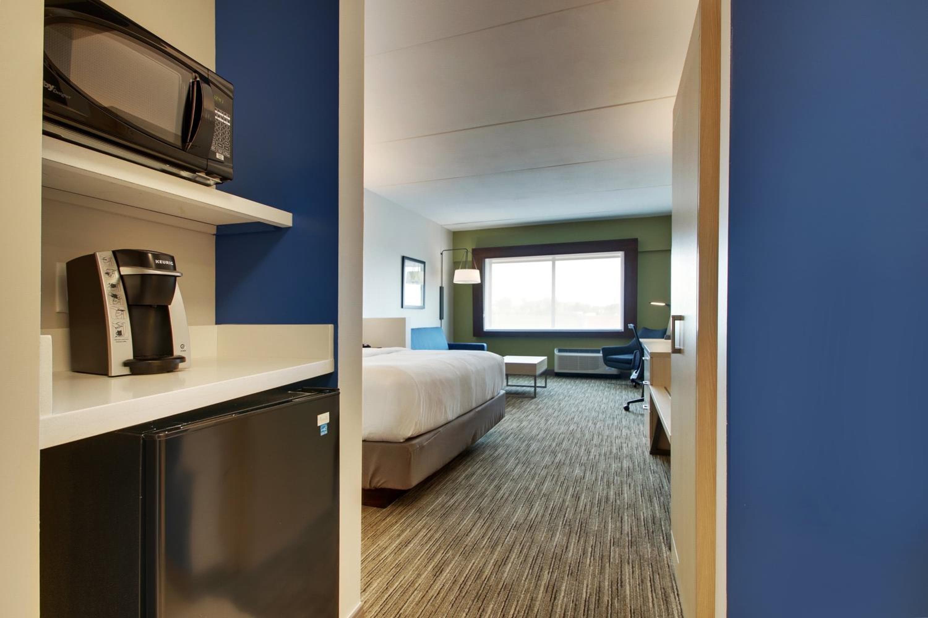 Holiday Inn Express & Suites - Elizabethtown North by IHG