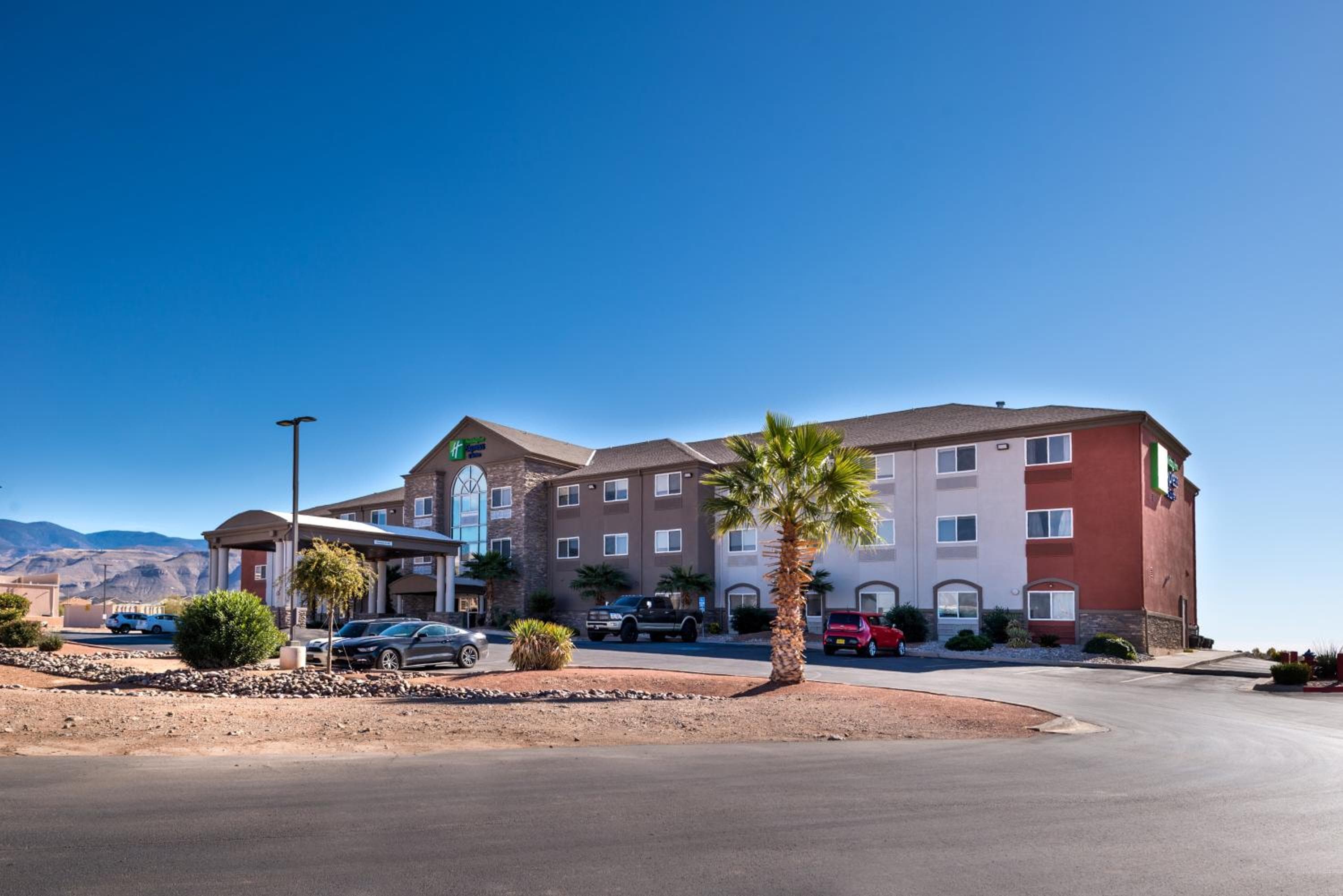 Holiday Inn Express & Suites Alamogordo Highway 54/70 by IHG