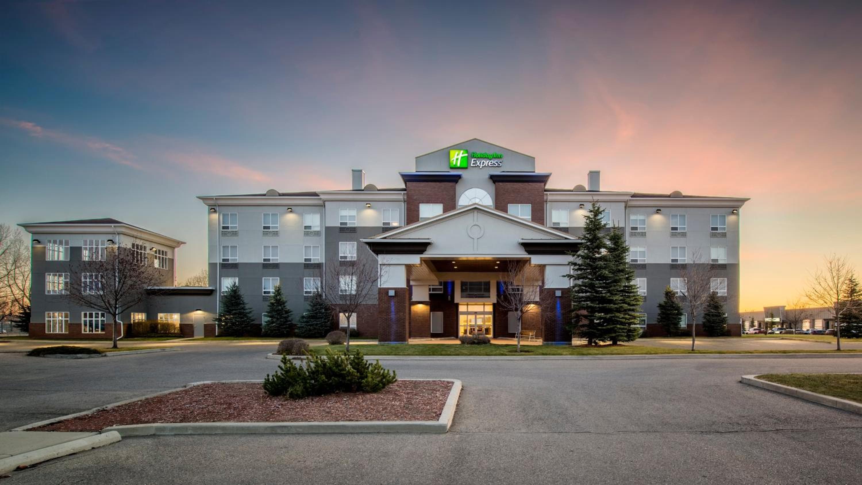 Holiday Inn Express Airdrie by IHG
