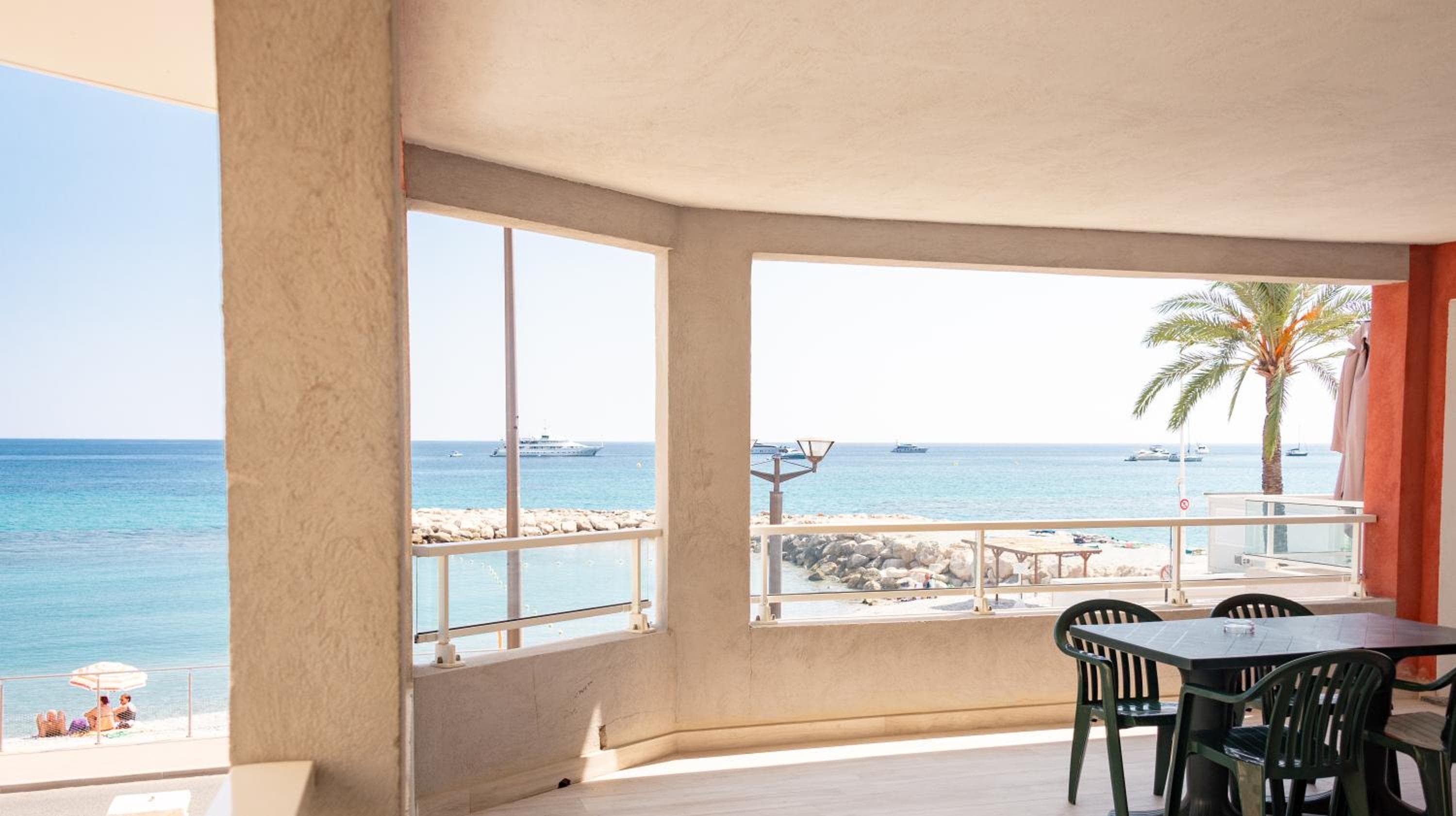 Hotel et Appartements Reine D'Azur