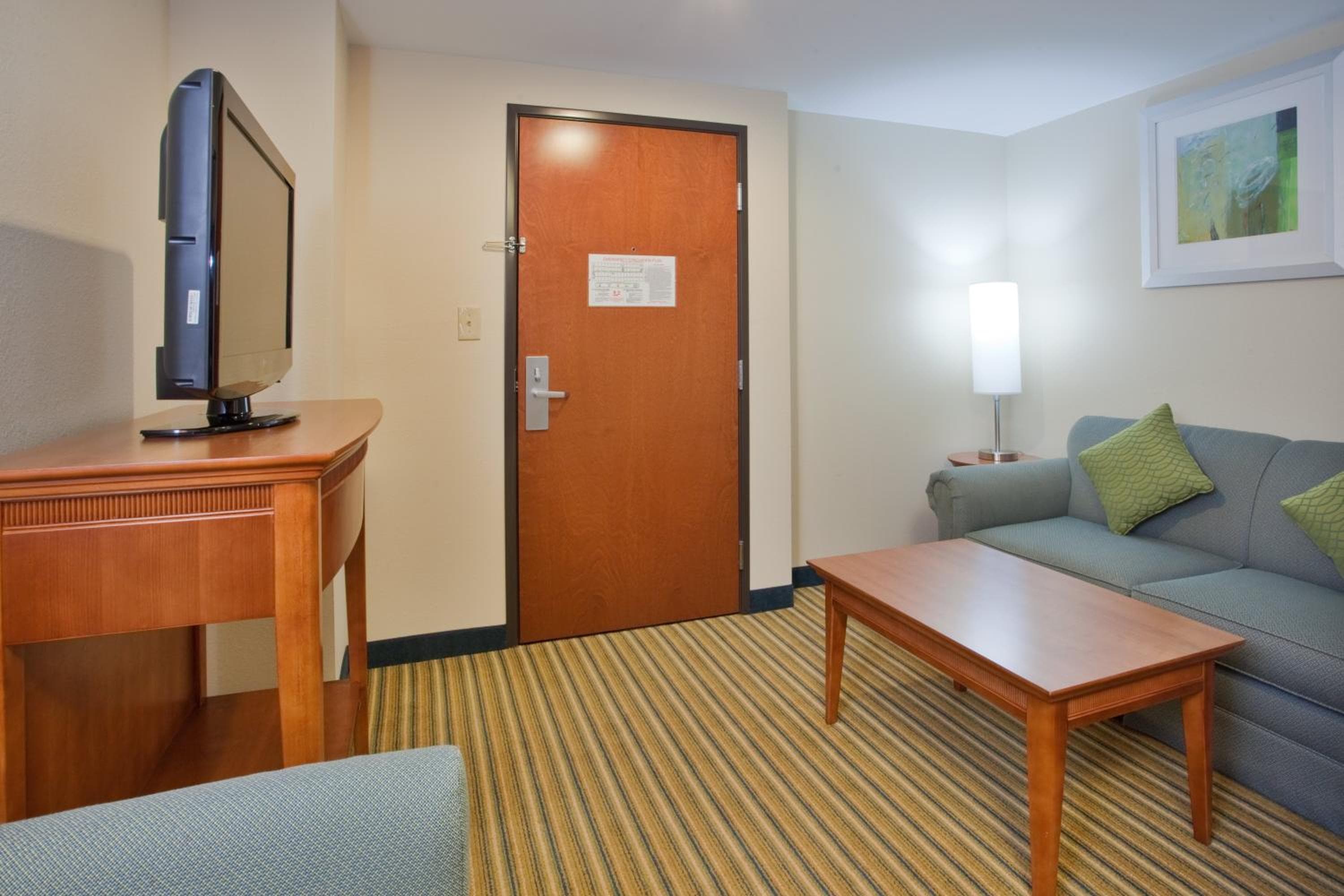 Holiday Inn Express Hotel & Suites Fredericksburg by IHG