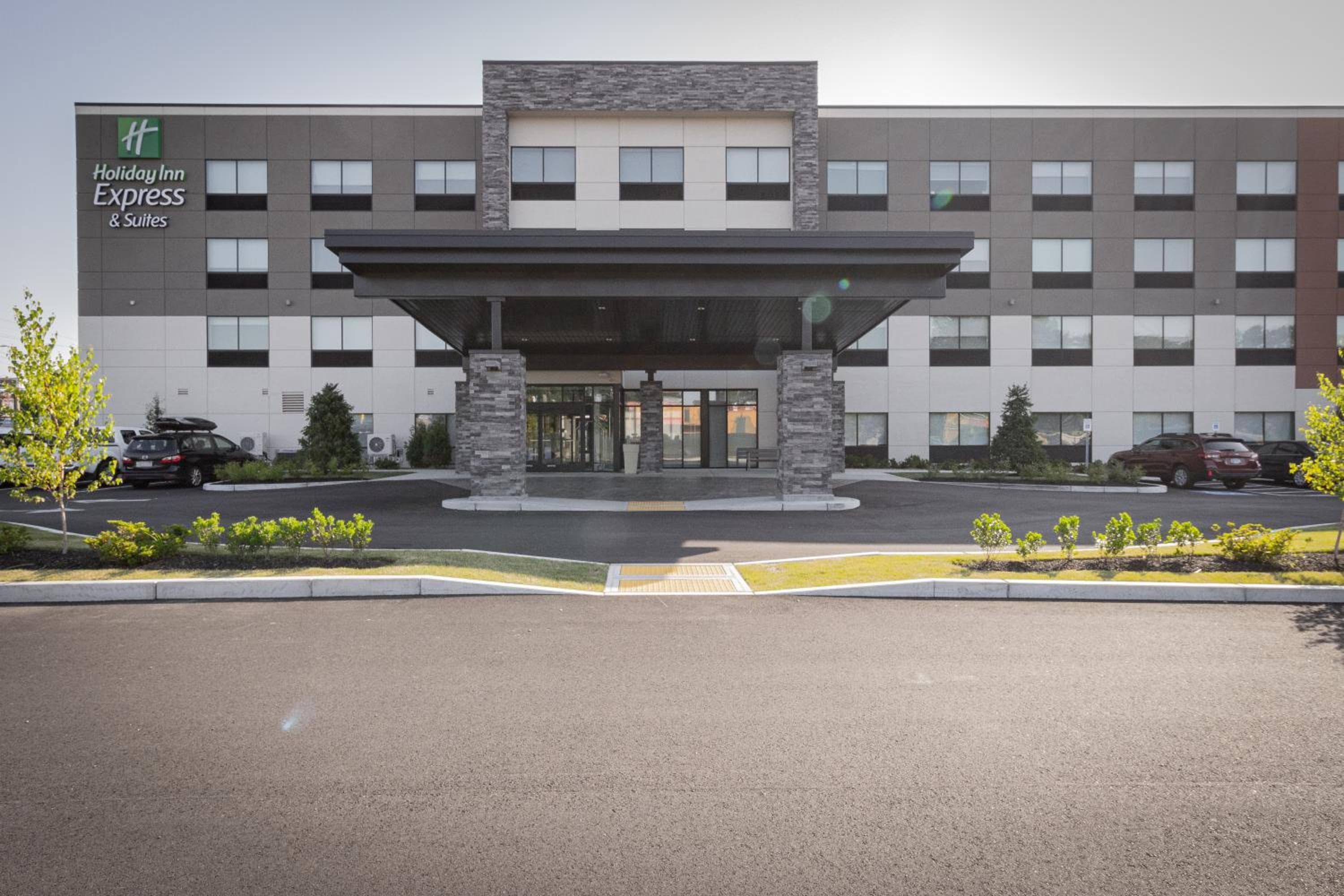 Holiday Inn Express & Suites - Boston South - Randolph by IHG