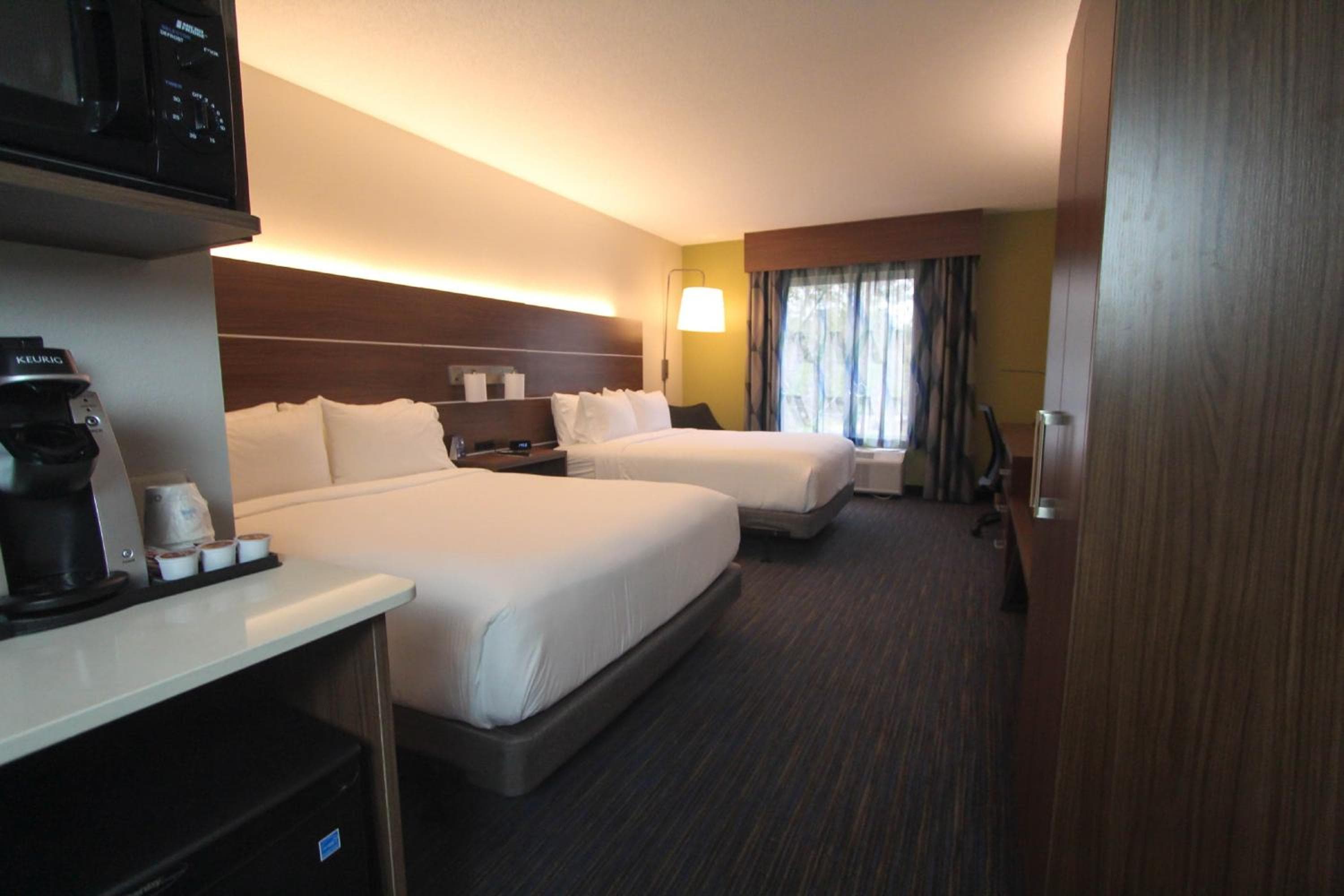 Holiday Inn Express Hotel & Suites Charleston - North by IHG