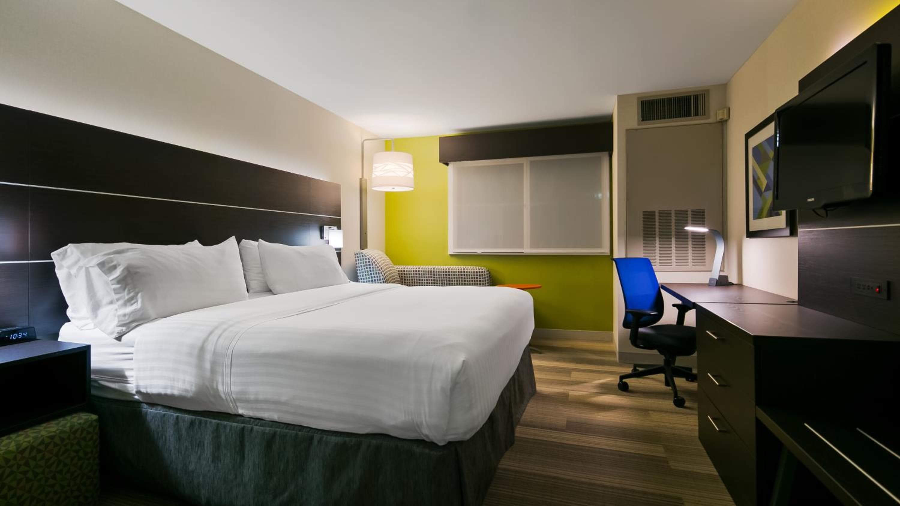 Holiday Inn Express Hotel & Suites Everett by IHG