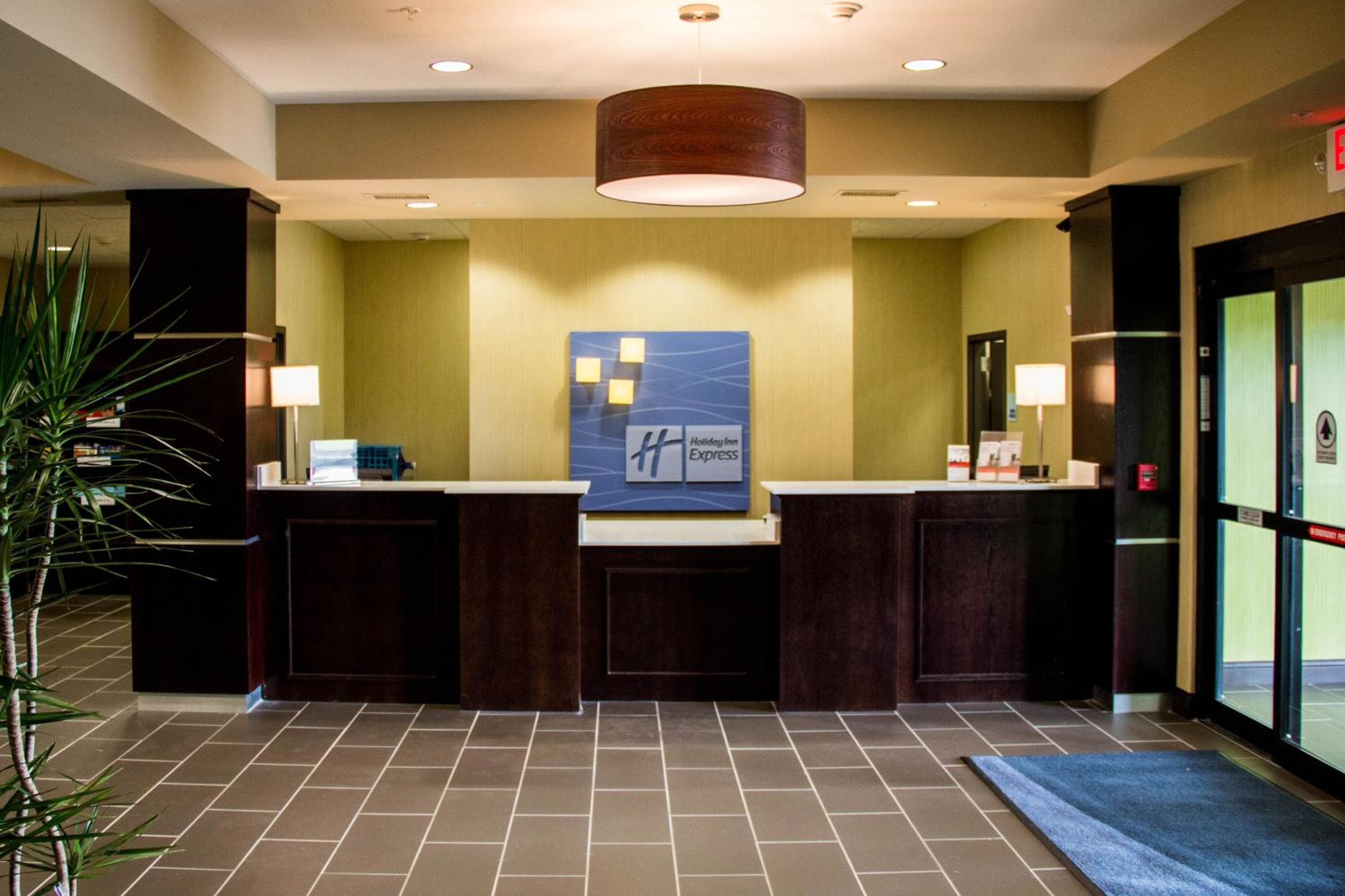 Holiday Inn Express and Suites Sikeston by IHG