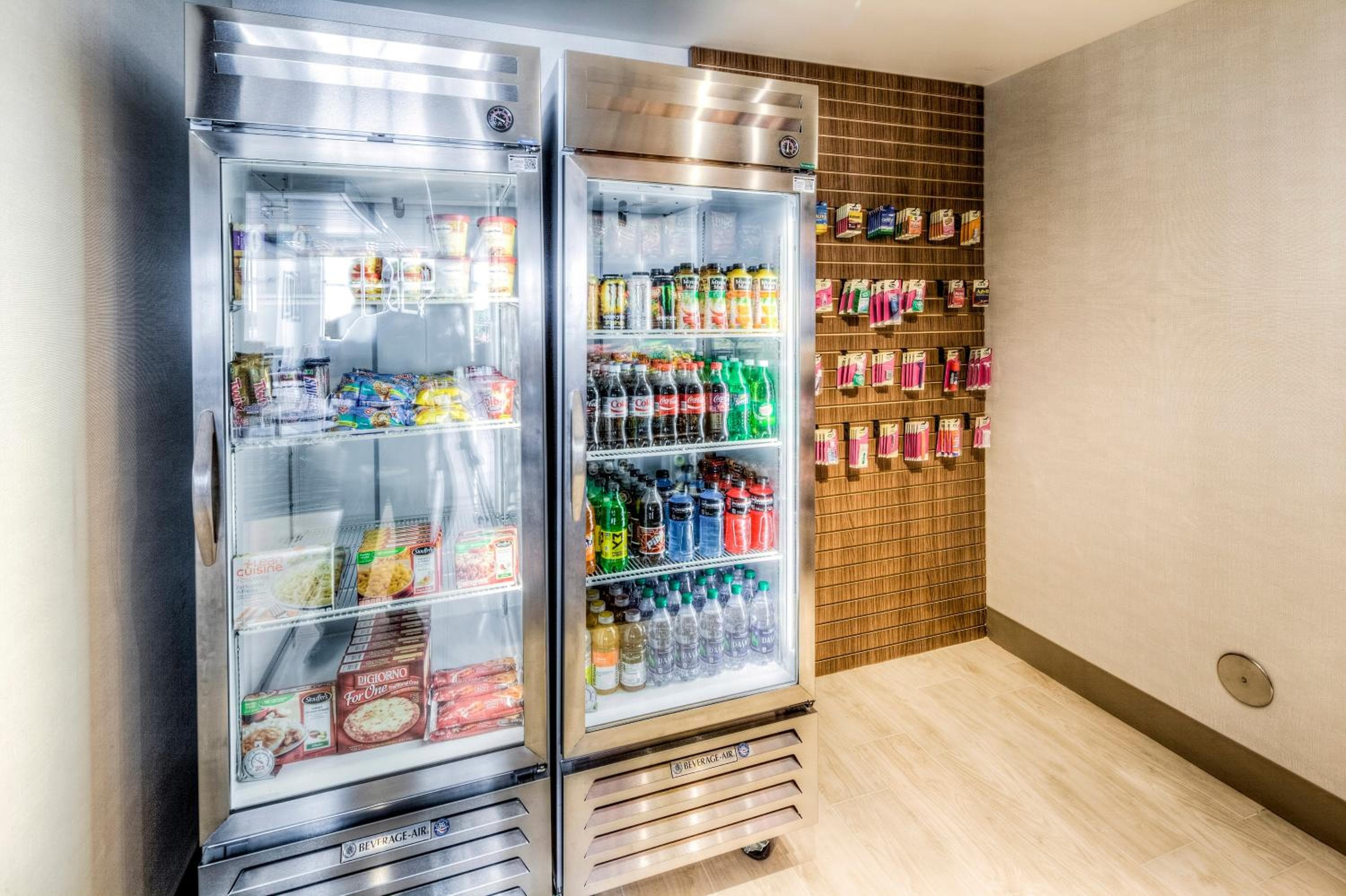 Holiday Inn Express & Suites Cleveland/Westlake by IHG