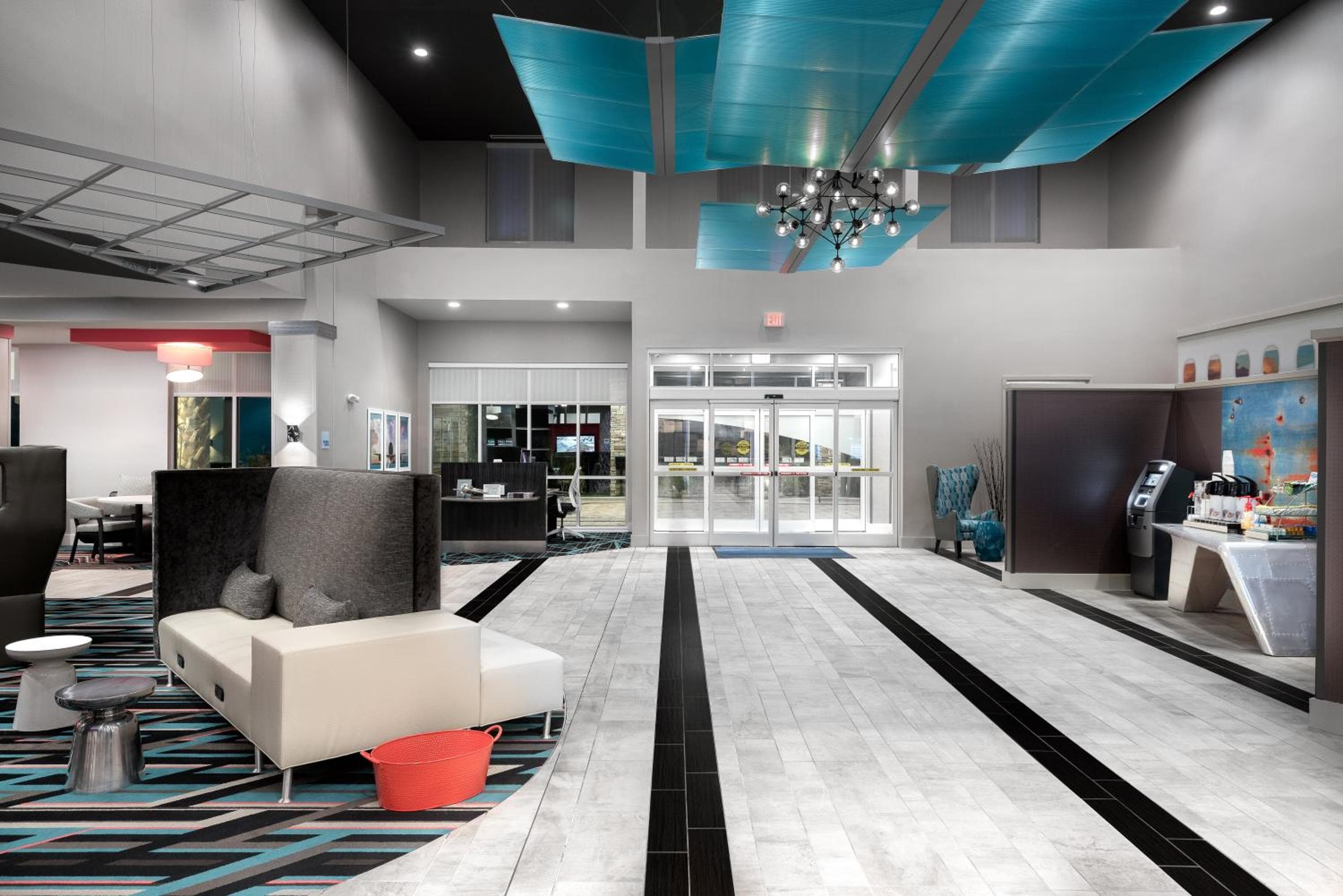 Holiday Inn Express & Suites - Charlotte Airport by IHG