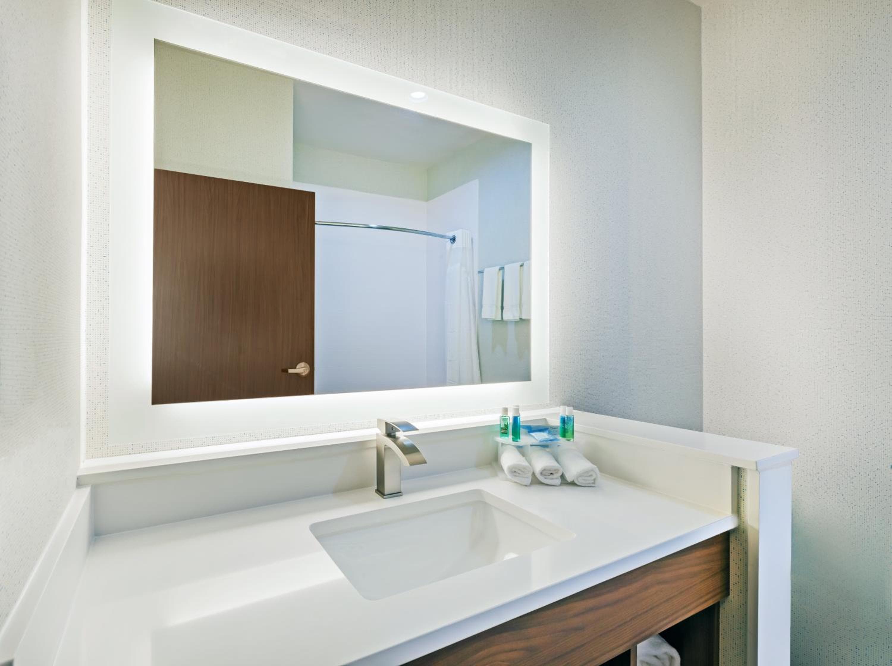 Holiday Inn Express & Suites - Coffeyville by IHG