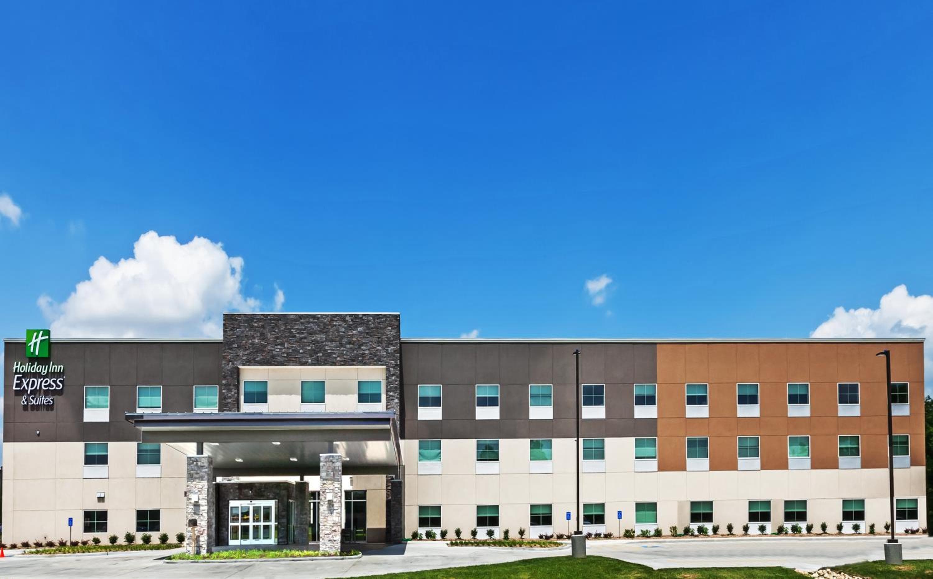 Holiday Inn Express & Suites - Coffeyville by IHG