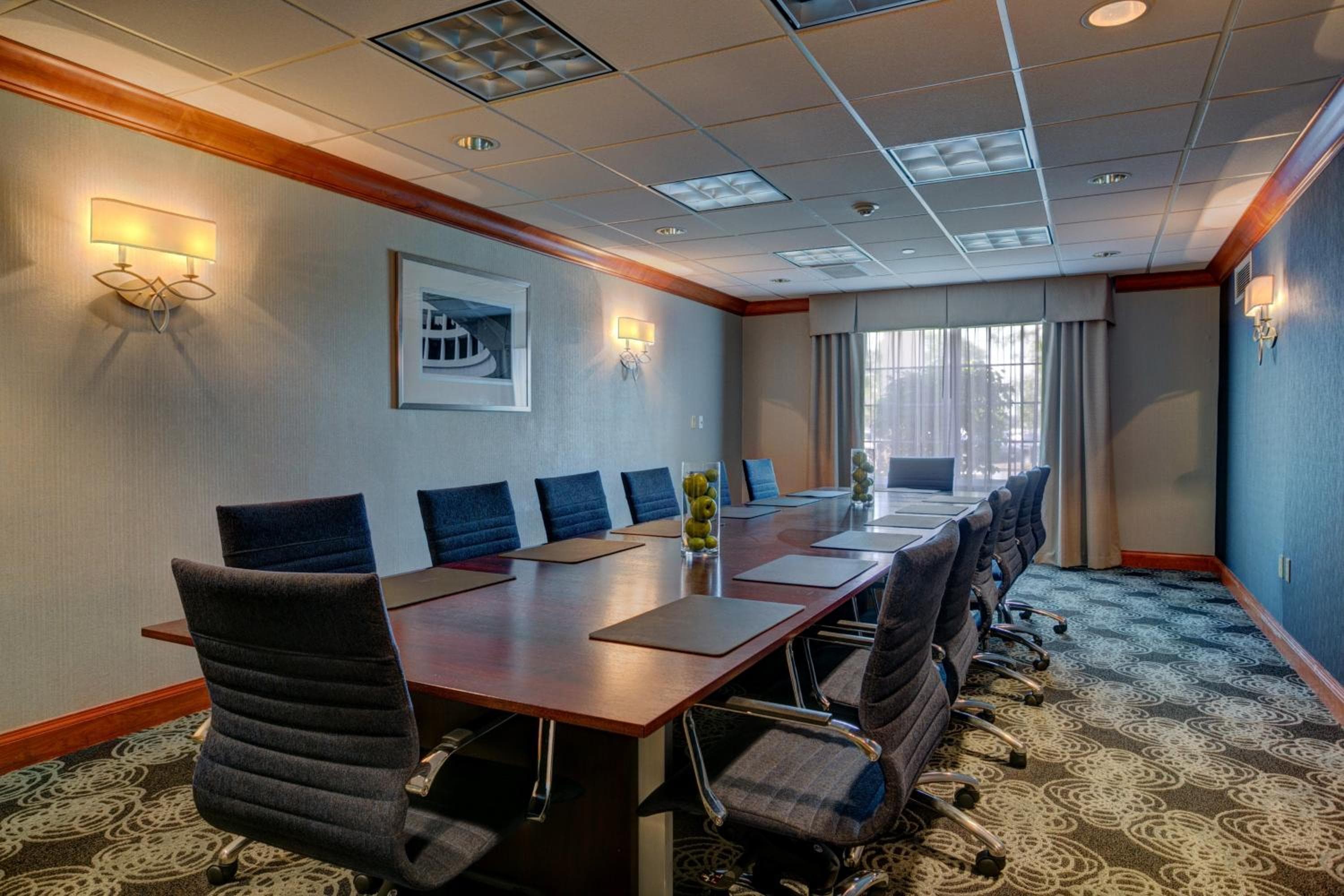 Holiday Inn Milwaukee Airport by IHG