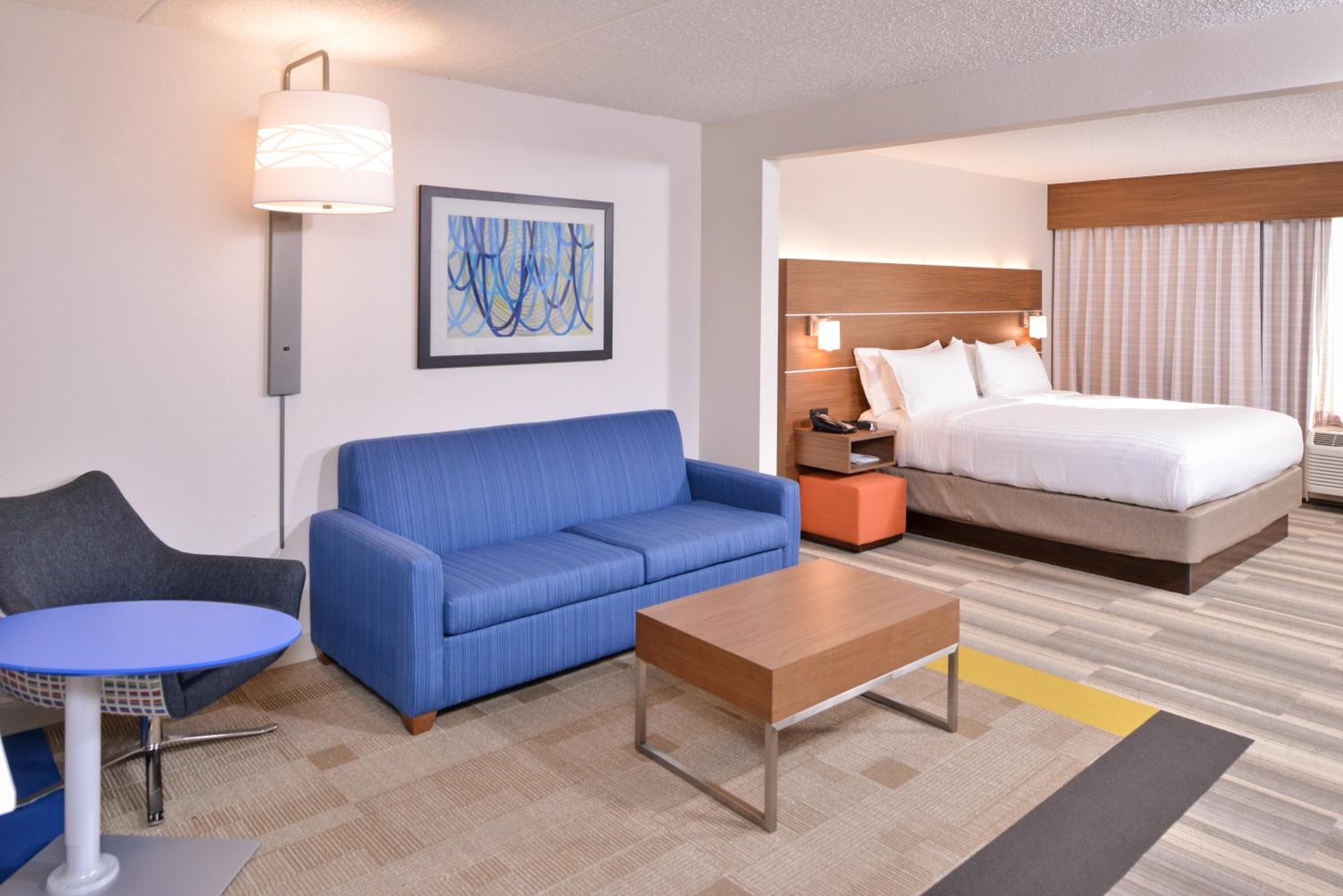 Holiday Inn Express & Suites Indianapolis Dtn-Conv Ctr Area by IHG