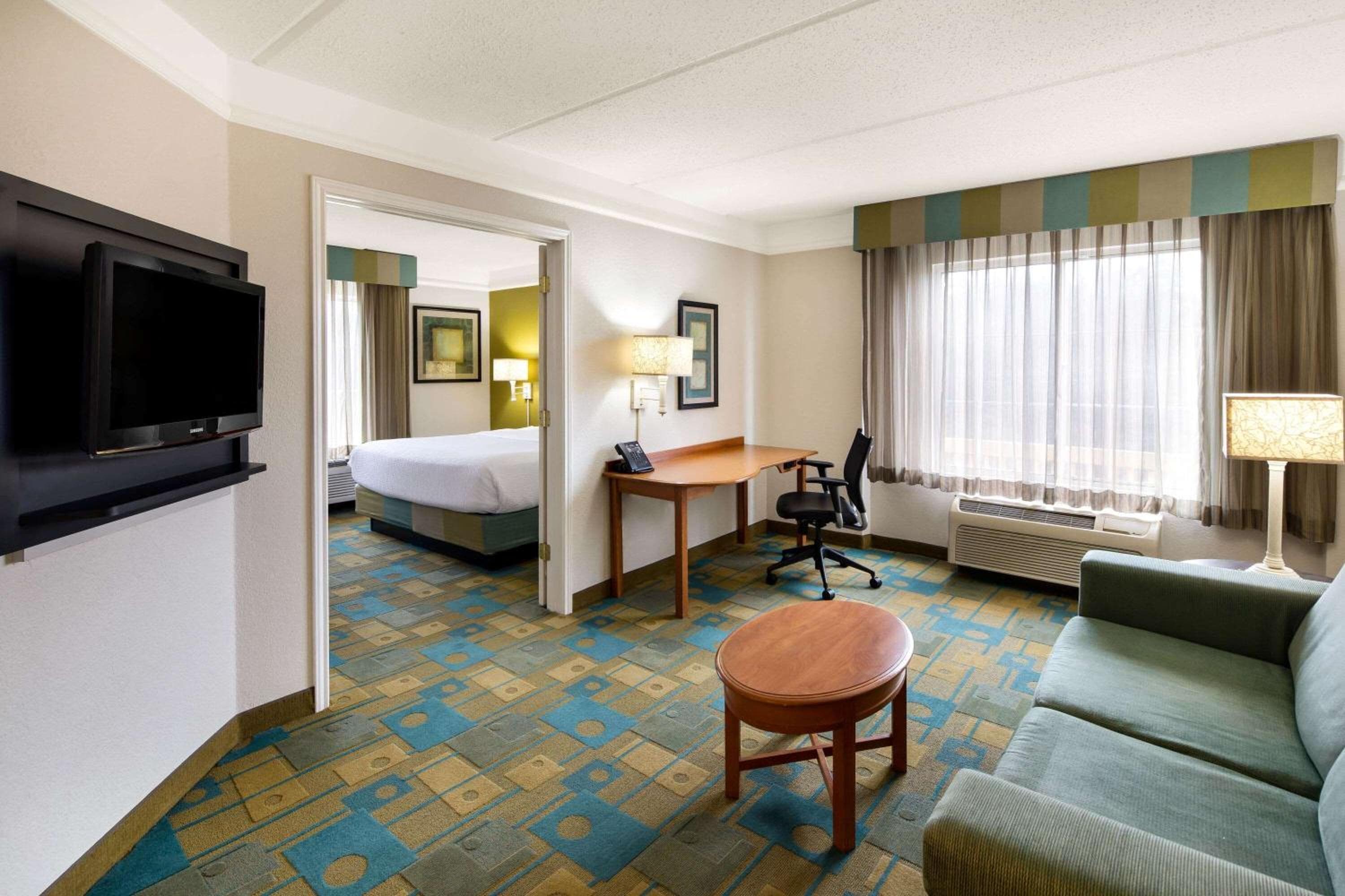 La Quinta by Wyndham Haywood Mall-Near Greenville Downtown