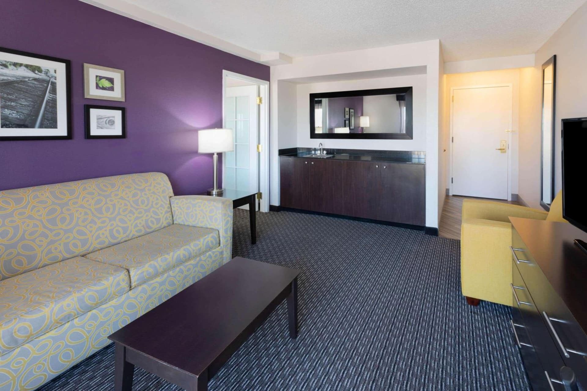 Bloom Hotel