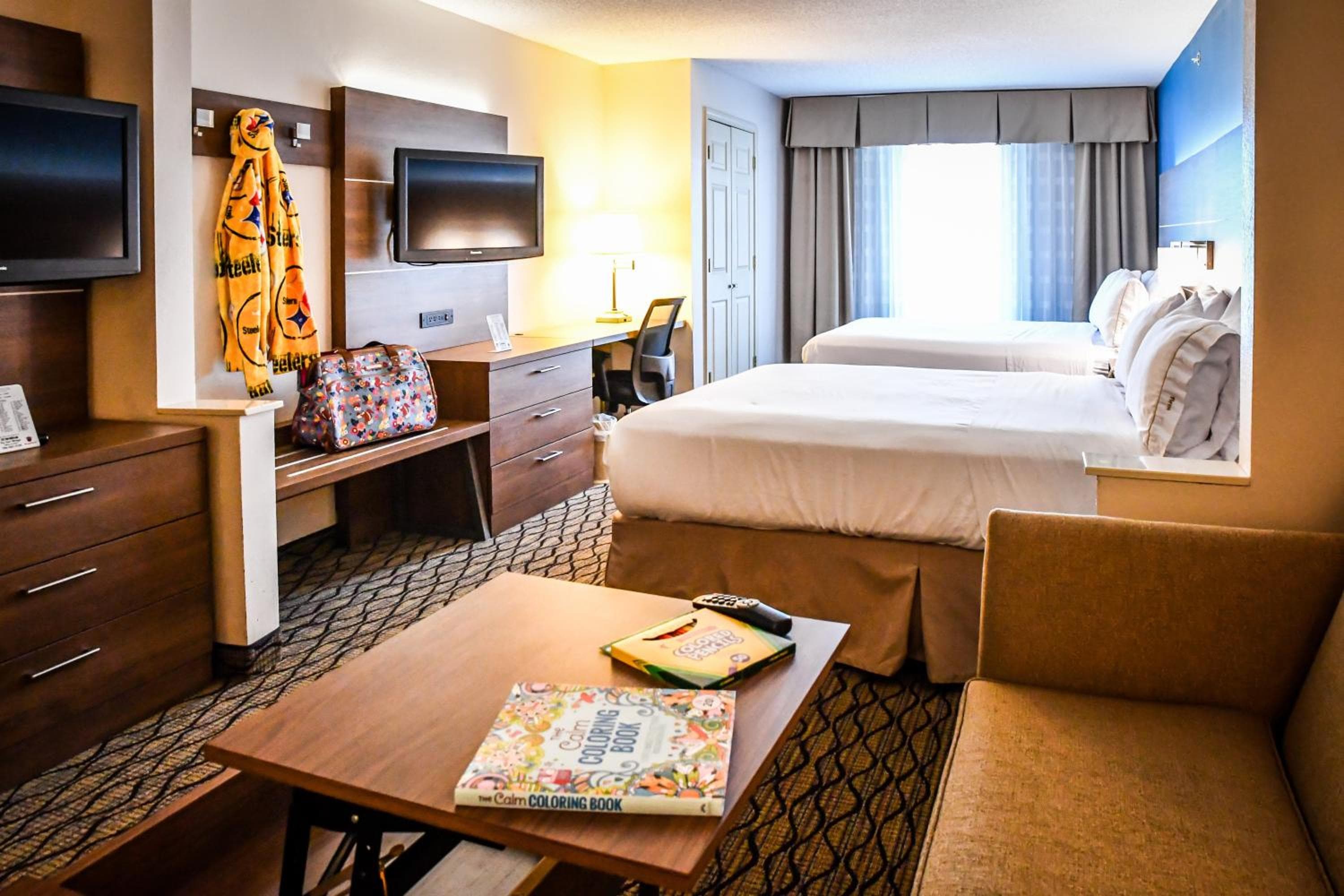 Holiday Inn Express Hotel & Suites - Concord by IHG
