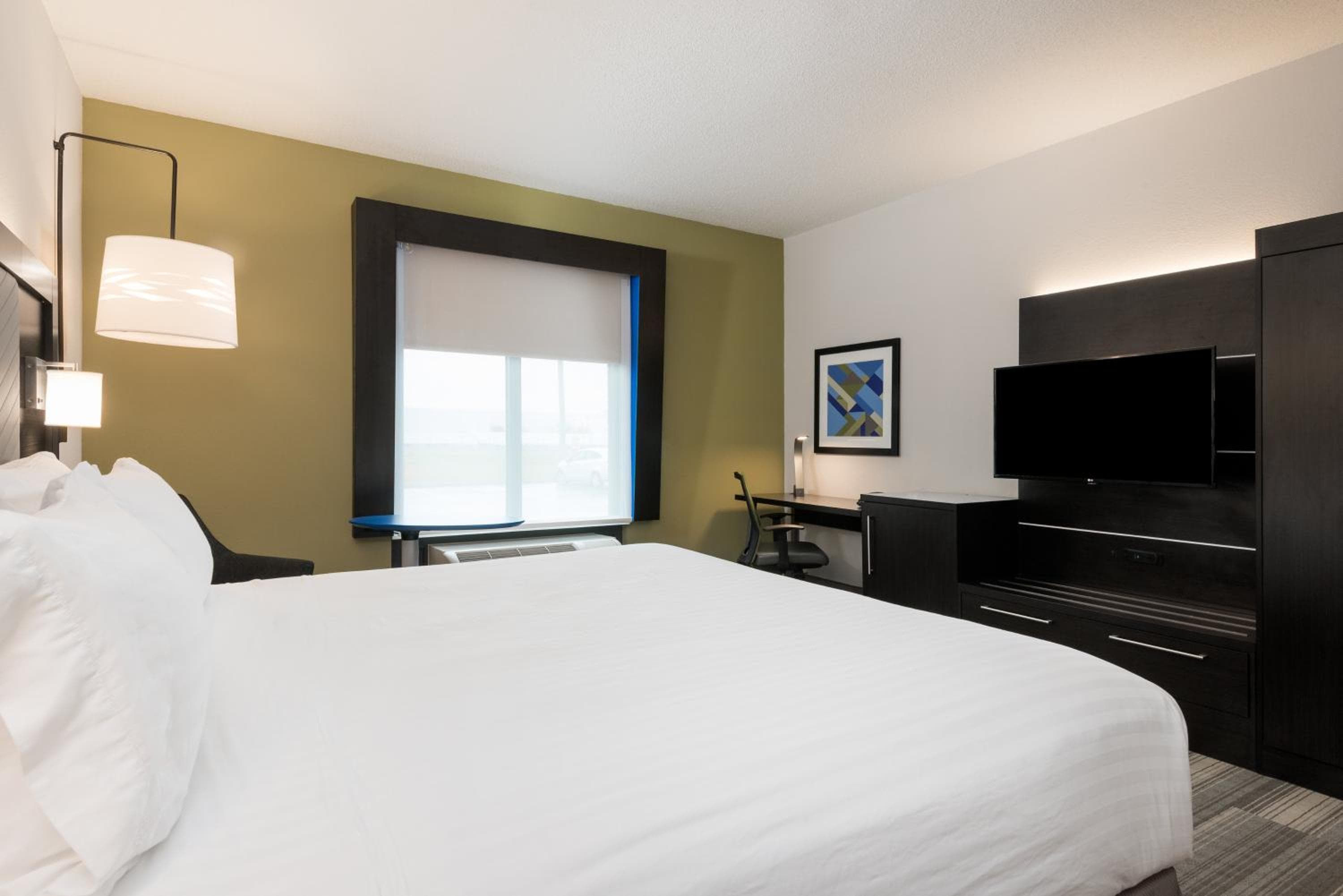 Holiday Inn Express & Suites Florence I-95 & I-20 Civic Ctr by IHG