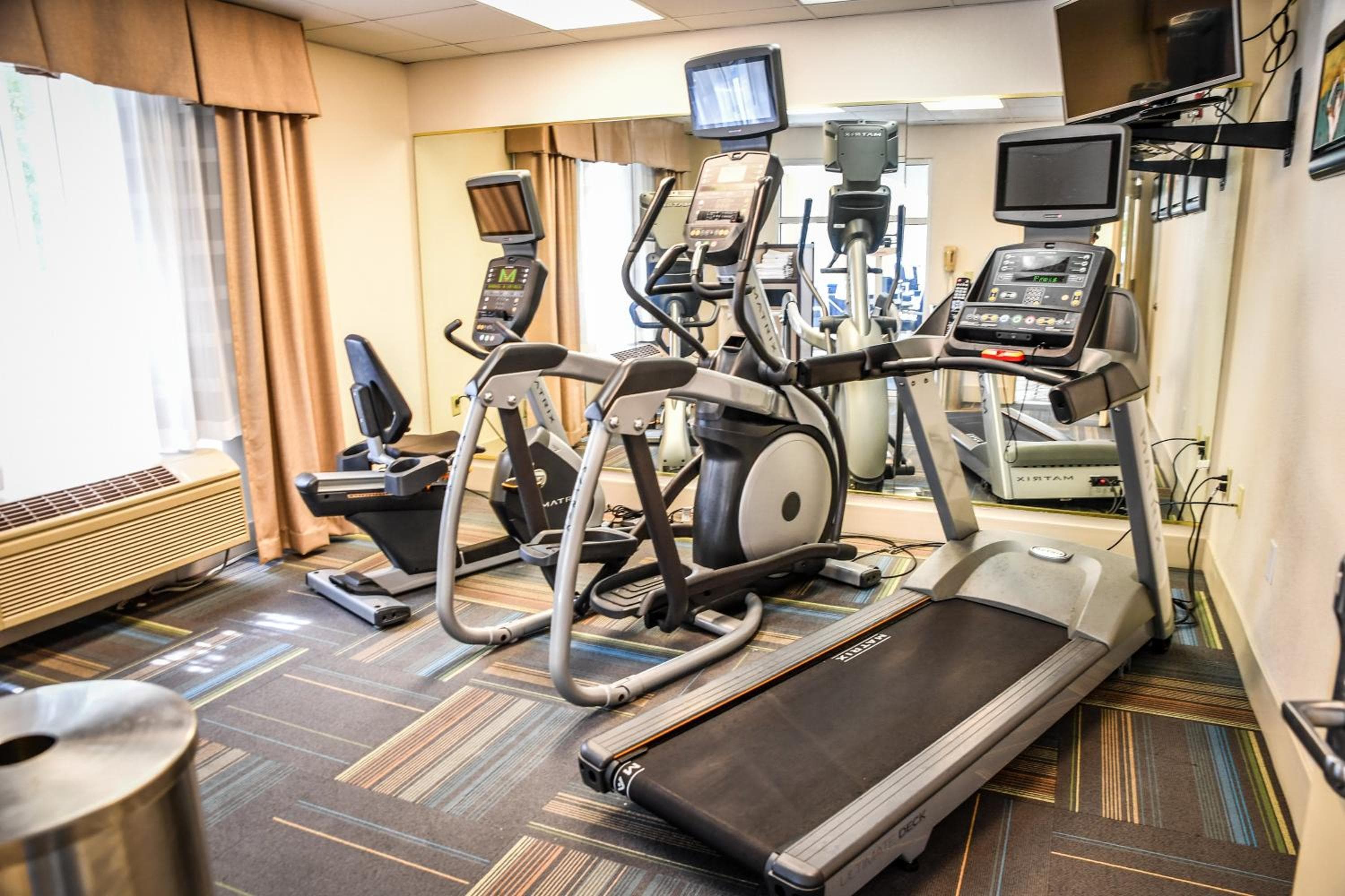 Holiday Inn Express Hotel & Suites - Concord by IHG
