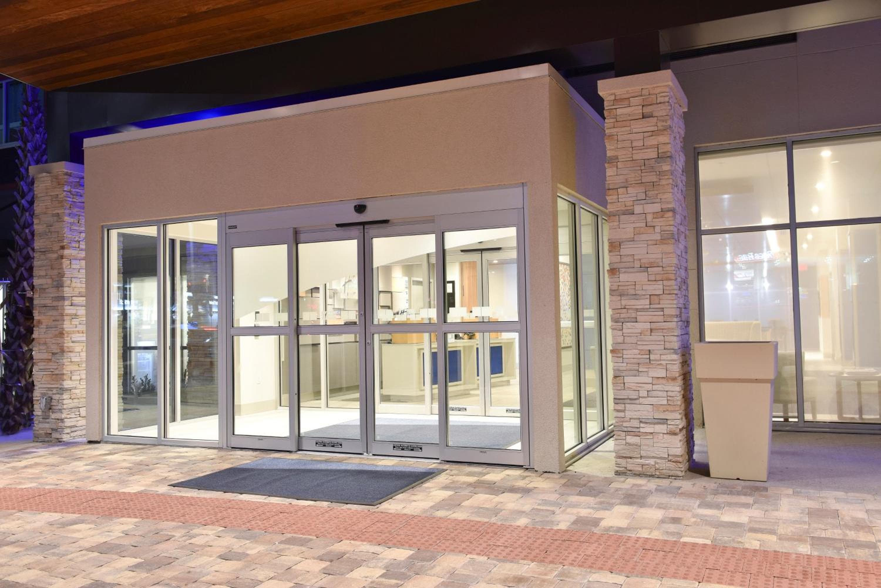 Holiday Inn Express & Suites - Orlando - Southeast by IHG