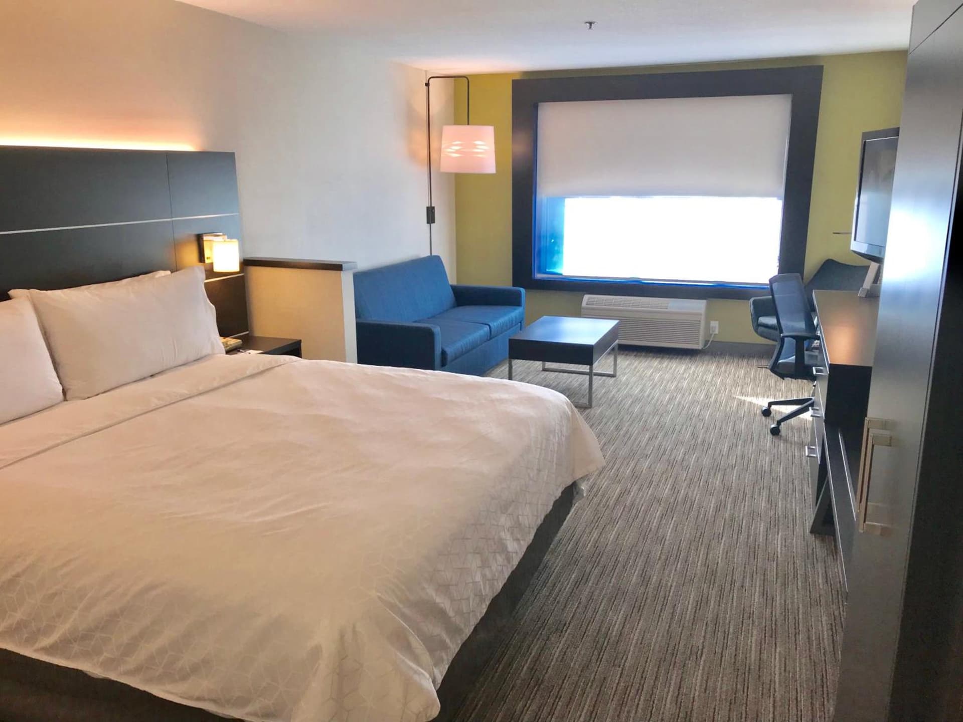 Holiday Inn Express & Suites Tracy by IHG