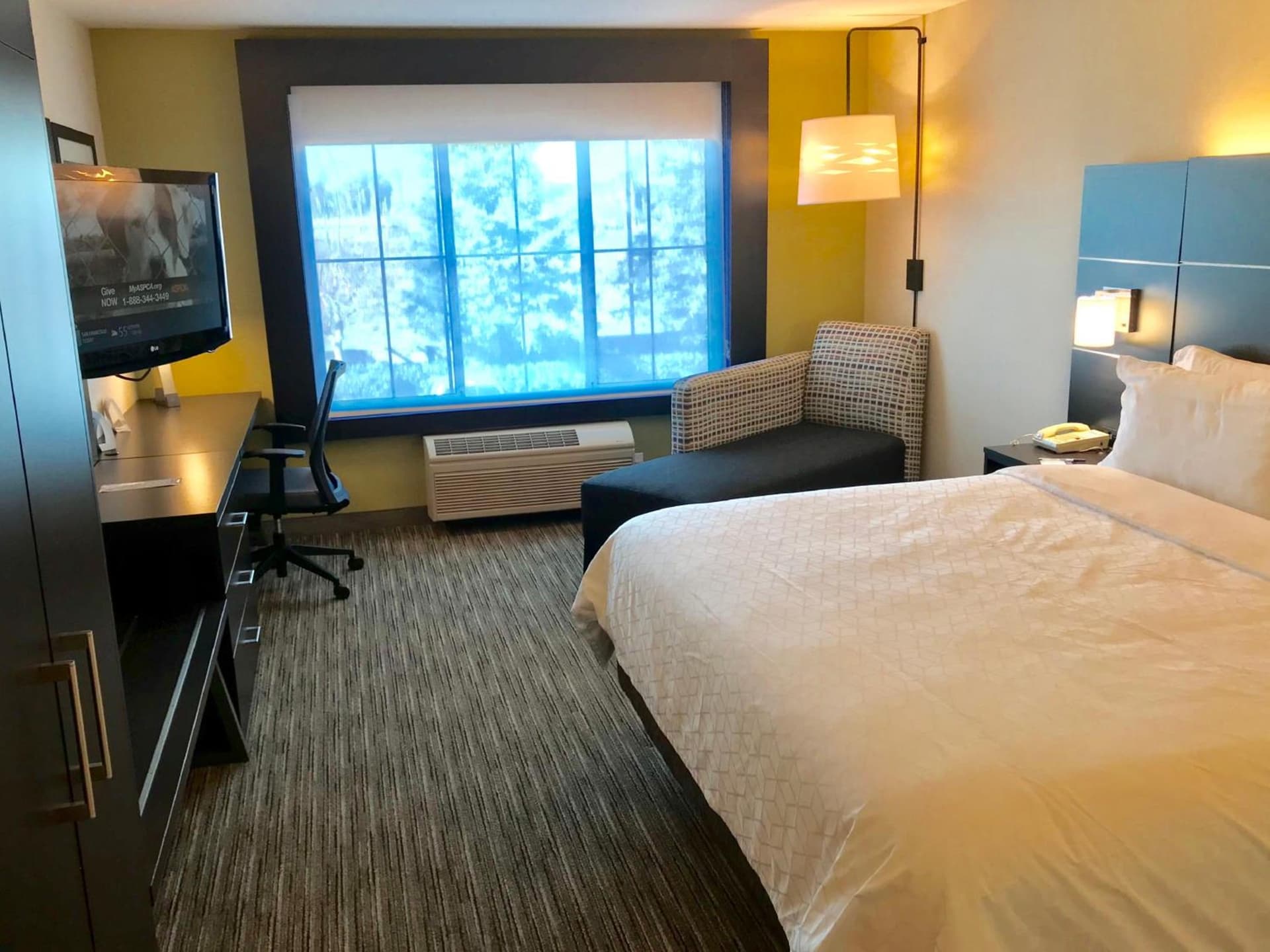 Holiday Inn Express & Suites Tracy by IHG