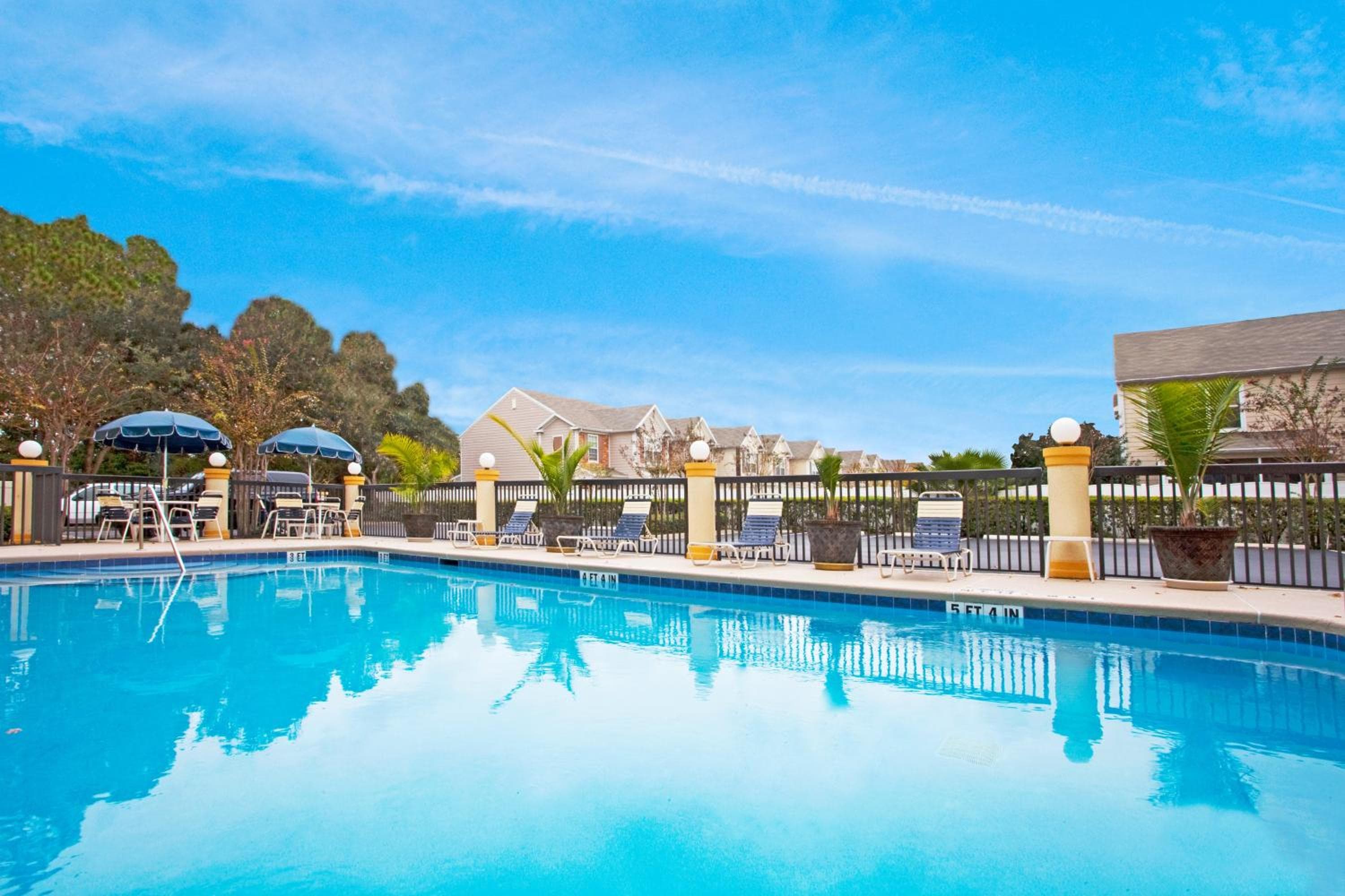 Holiday Inn Express Hotel & Suites Jacksonville-South by IHG