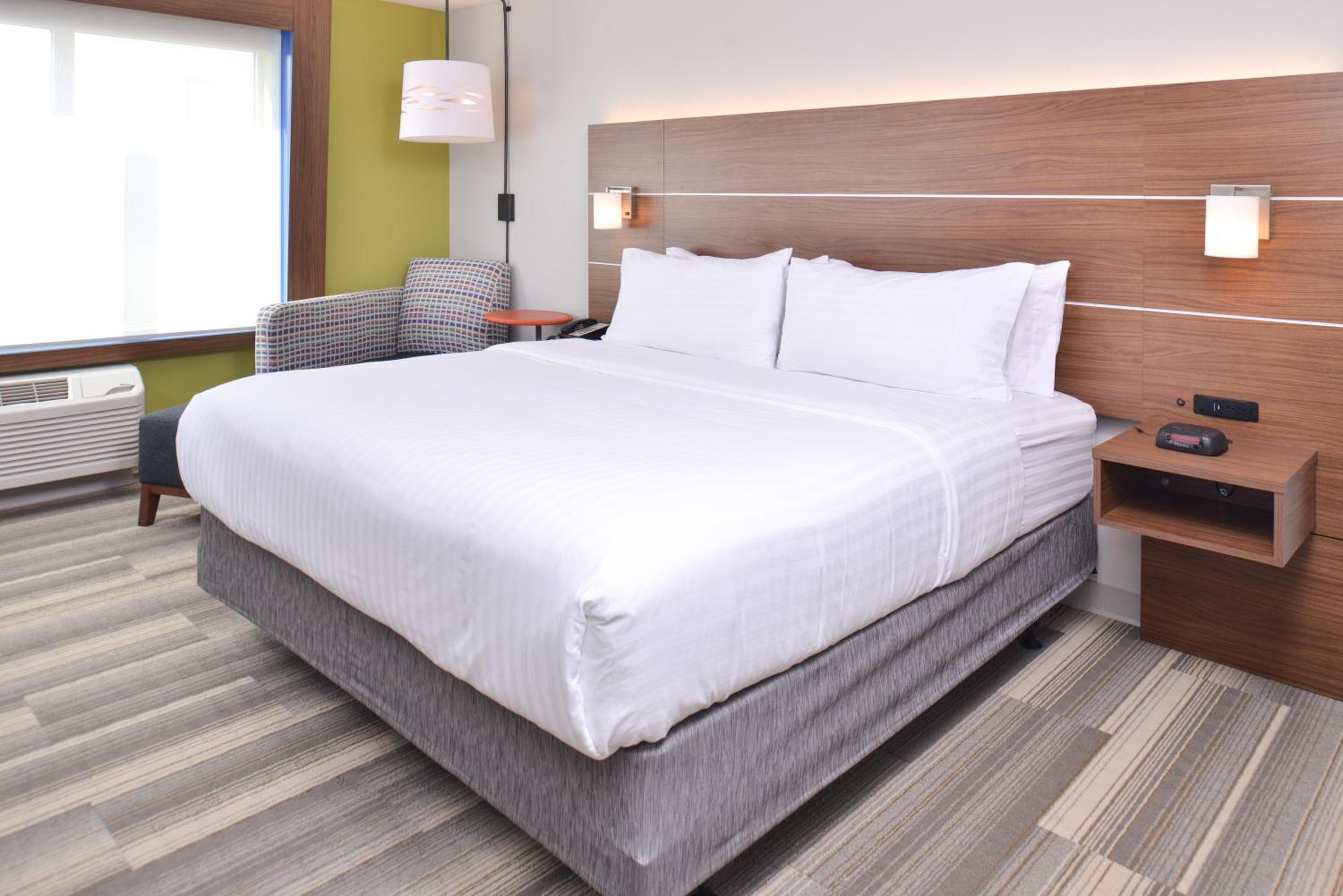 Holiday Inn Express & Suites Omaha Airport by IHG