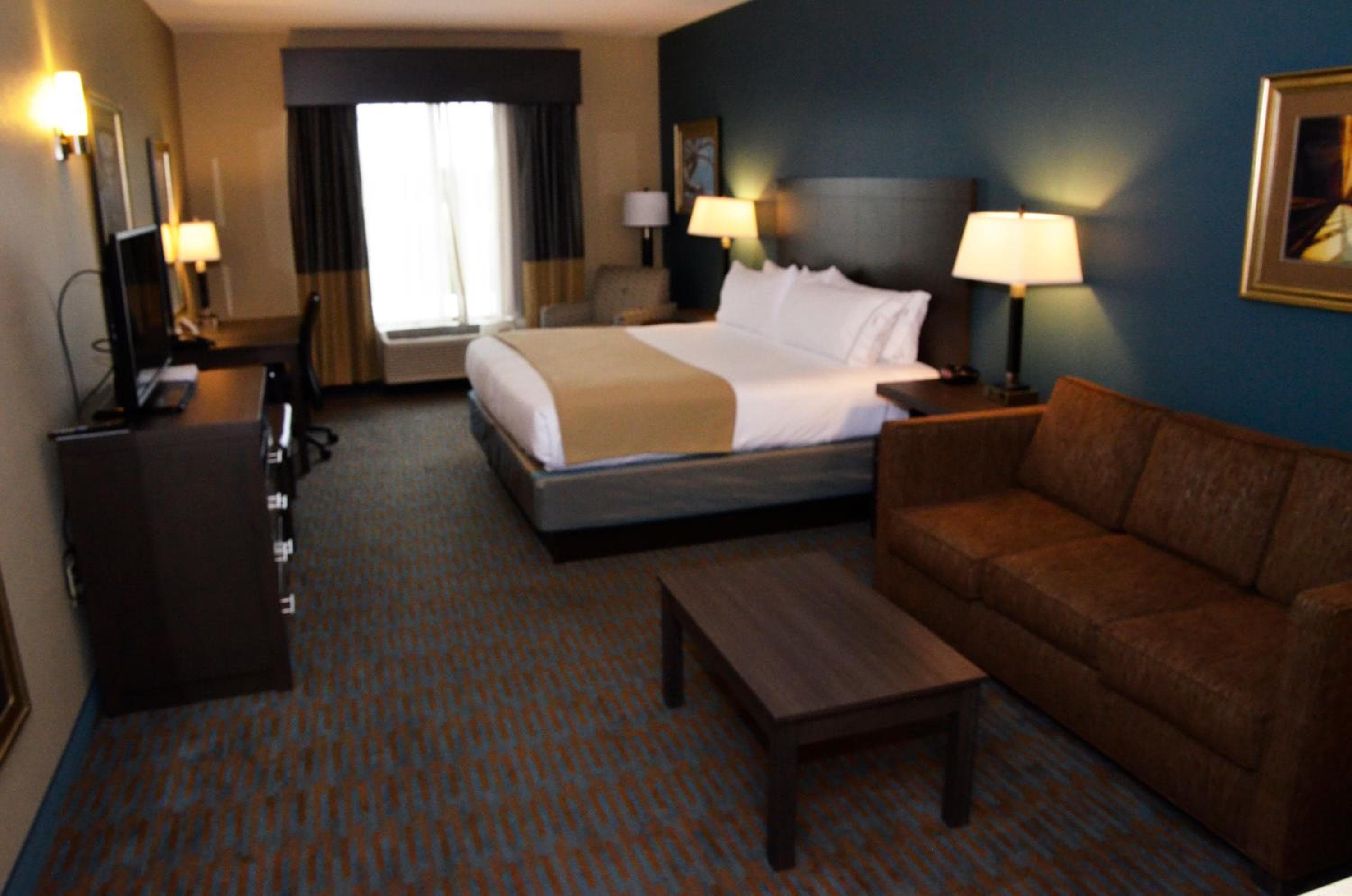 Holiday Inn Express Hotel & Suites Goldsboro - Base Area by IHG