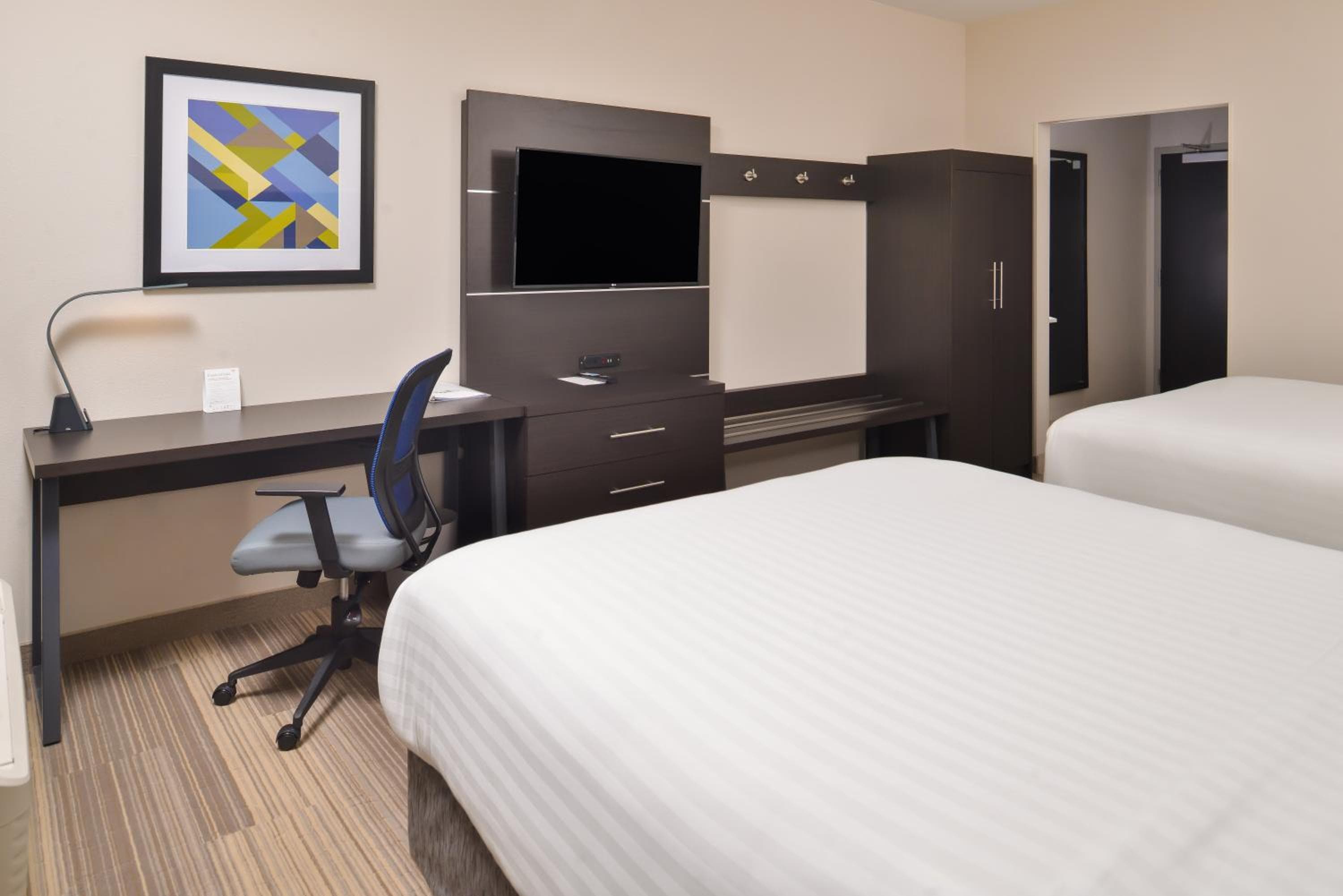 Holiday Inn Express & Suites - Kansas City - Lee's Summit by IHG