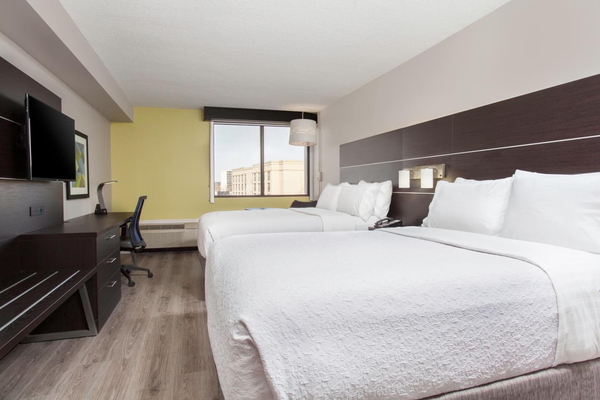 Holiday Inn Express & Suites Mississauga-Toronto Southwest by IHG