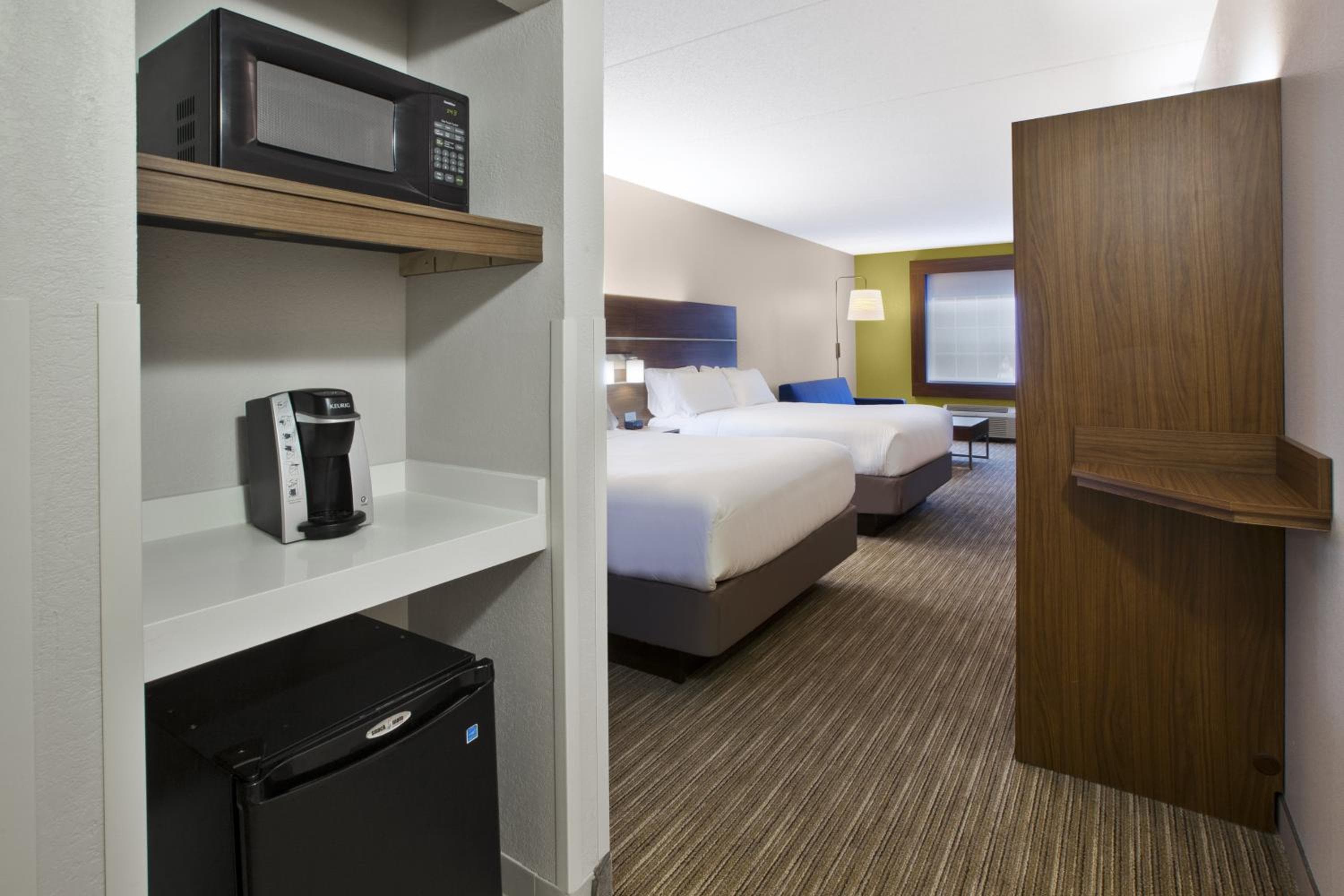 Holiday Inn Express Hotel & Suites Manchester Conference Center by IHG
