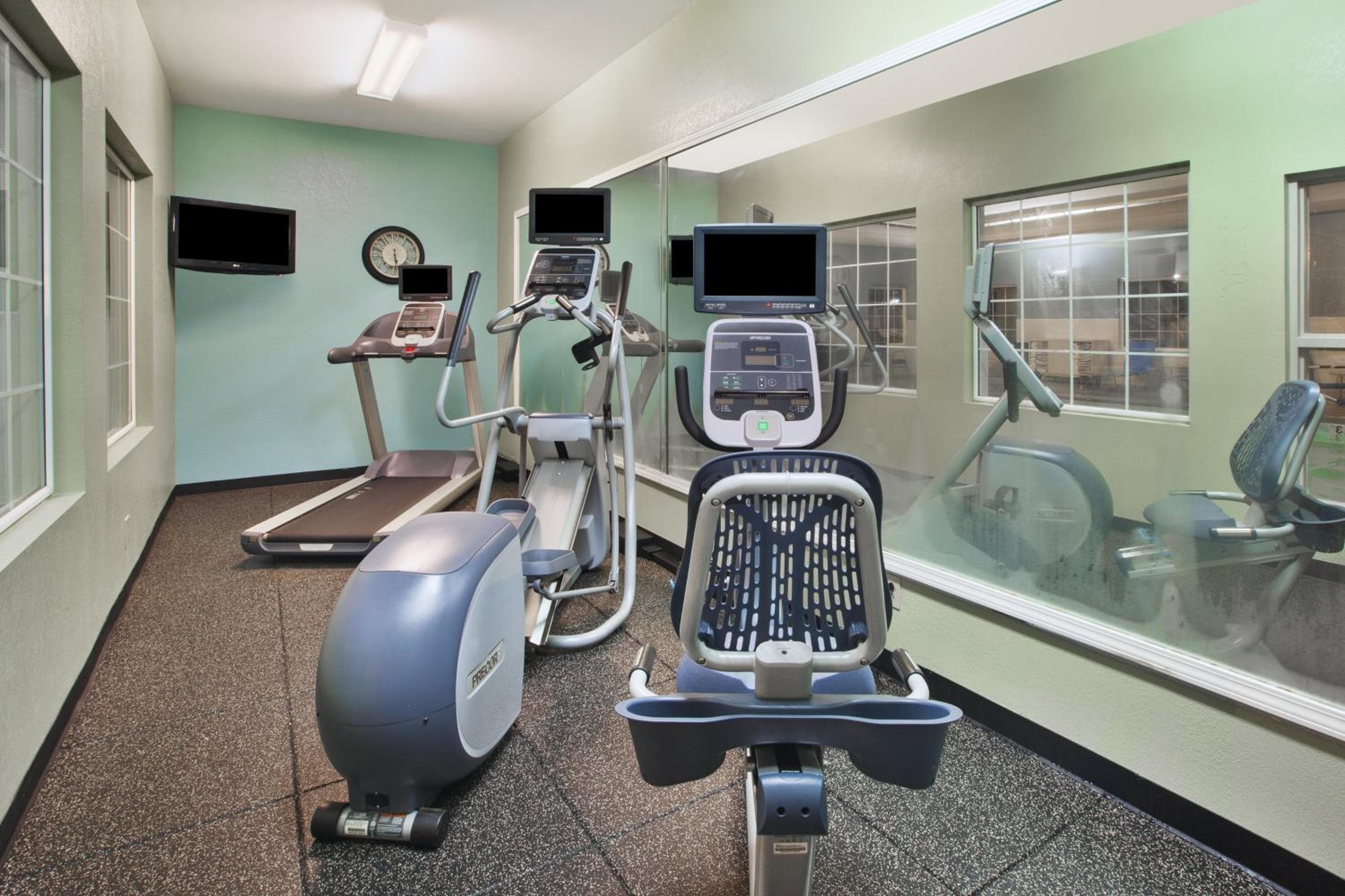 Holiday Inn Express Hotel & Suites Manchester Conference Center by IHG
