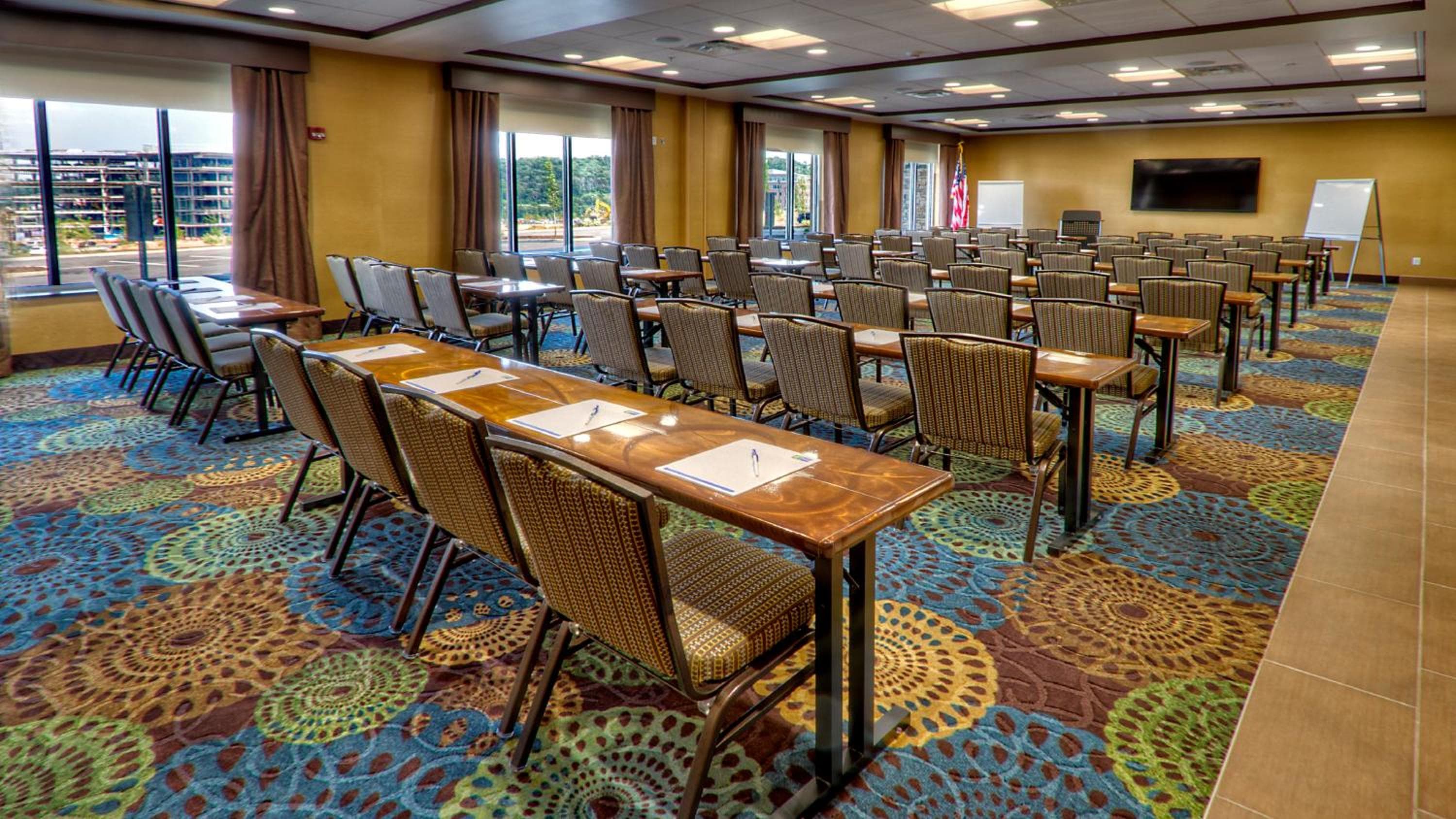 Holiday Inn Express & Suites Pittsburgh SW/Southpointe by IHG