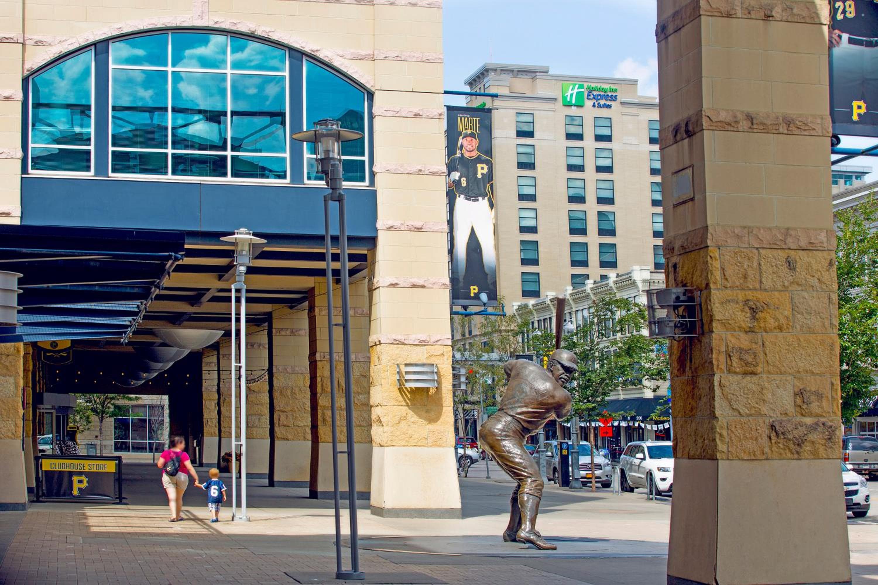 Holiday Inn Express & Suites Pittsburgh North Shore by IHG