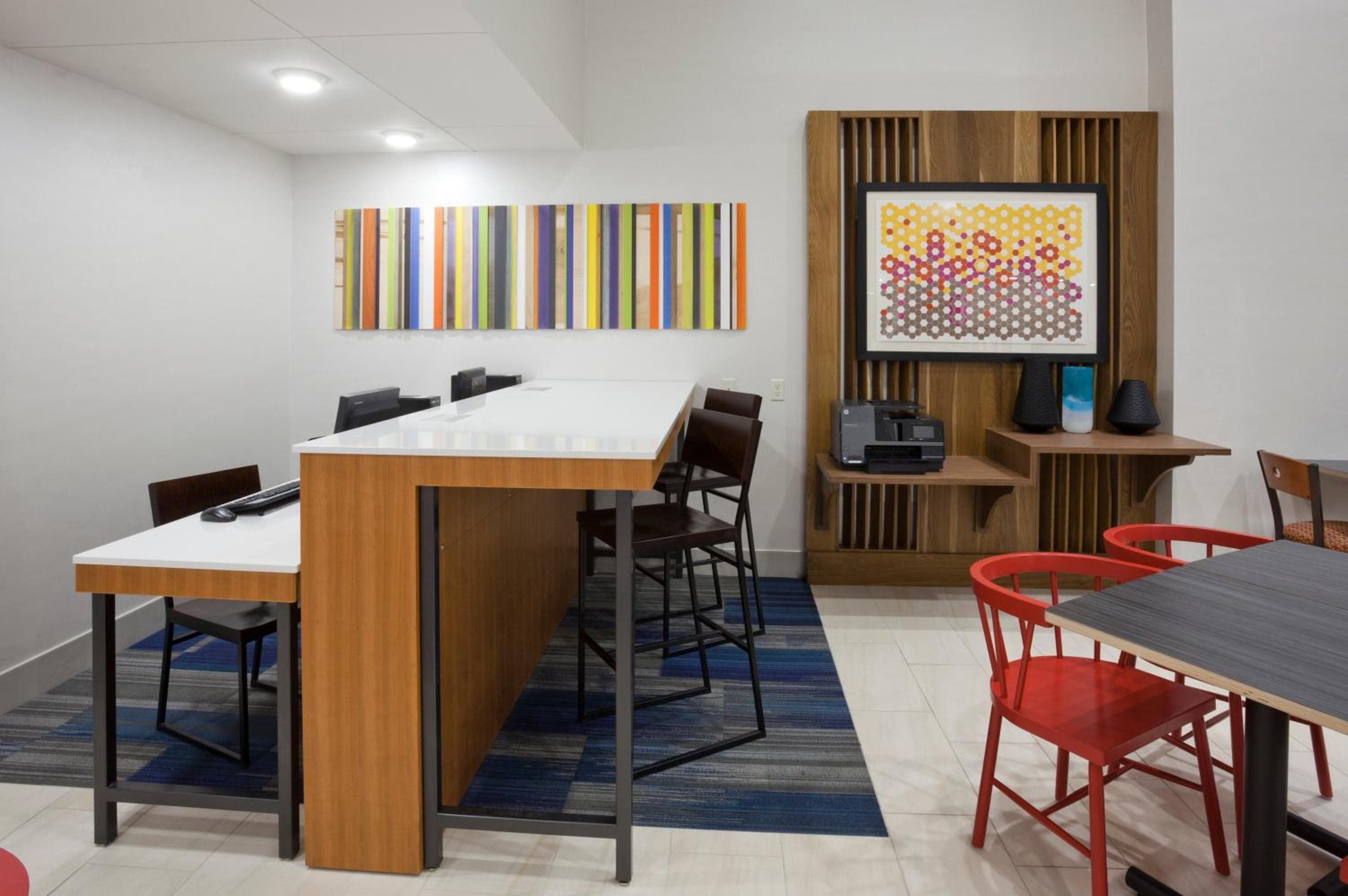 Holiday Inn Express & Suites Minneapolis - West End by IHG