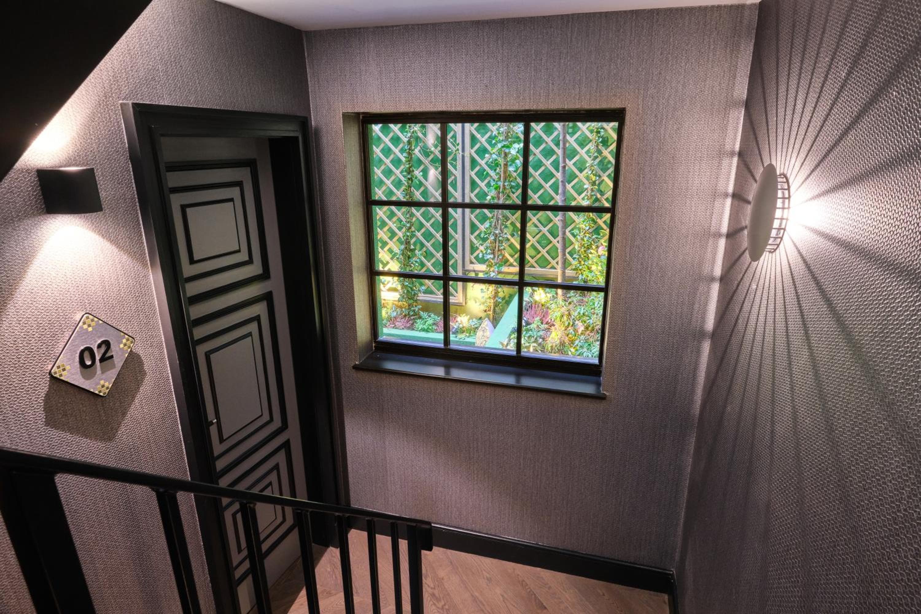 balcony
