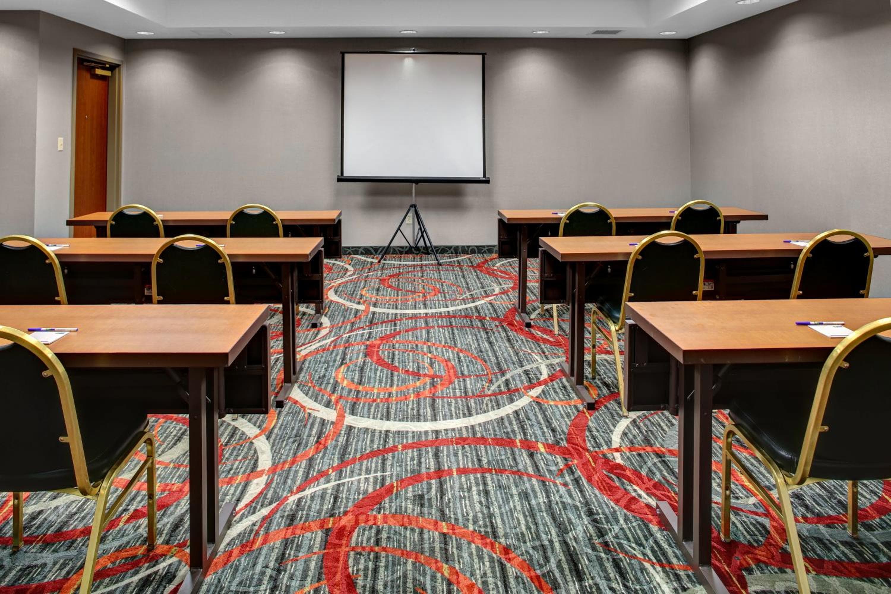 Holiday Inn Express Hotel & Suites Pittsburgh-South Side by IHG