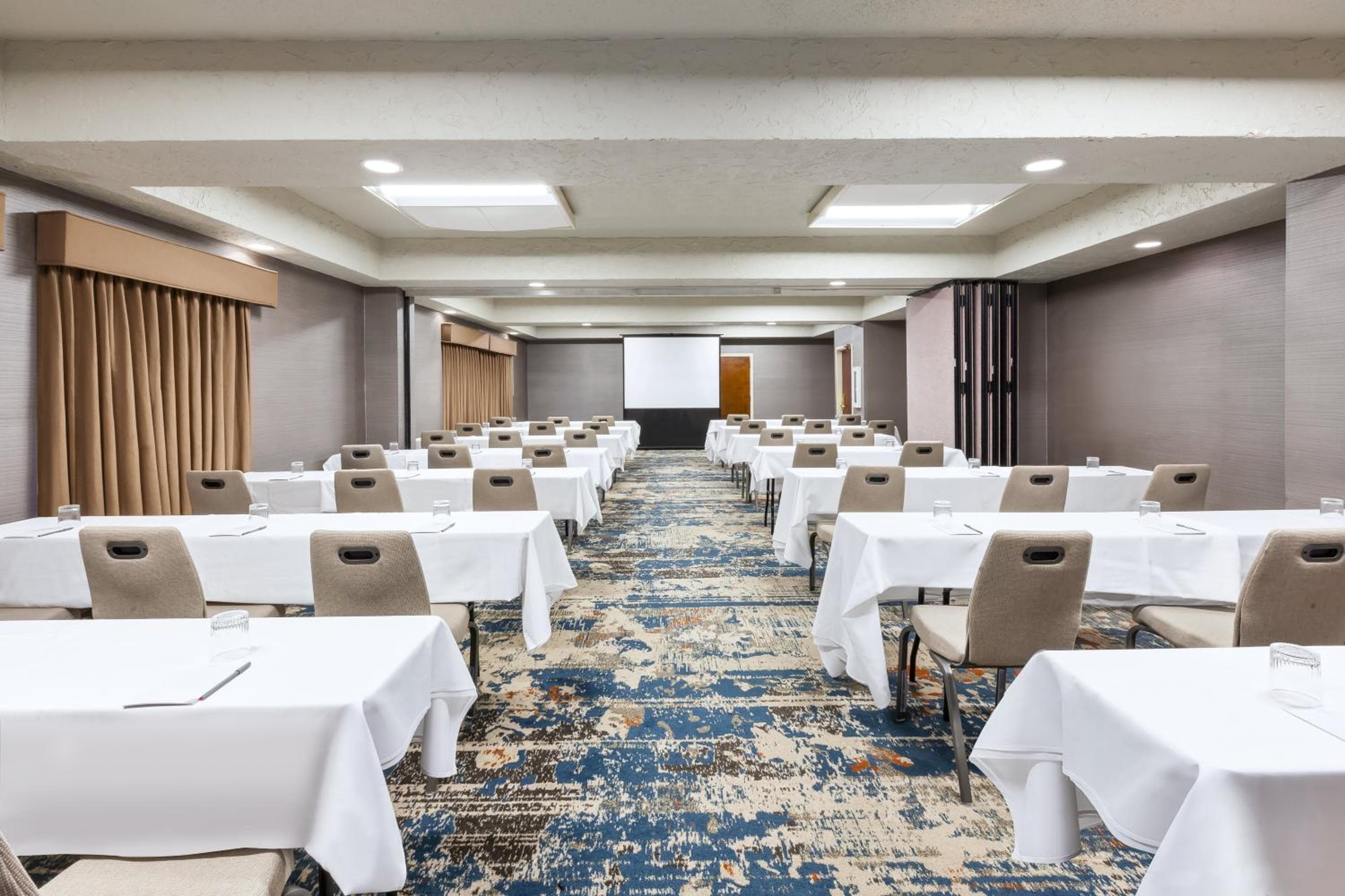 Crowne Plaza Columbus North - Worthington by IHG