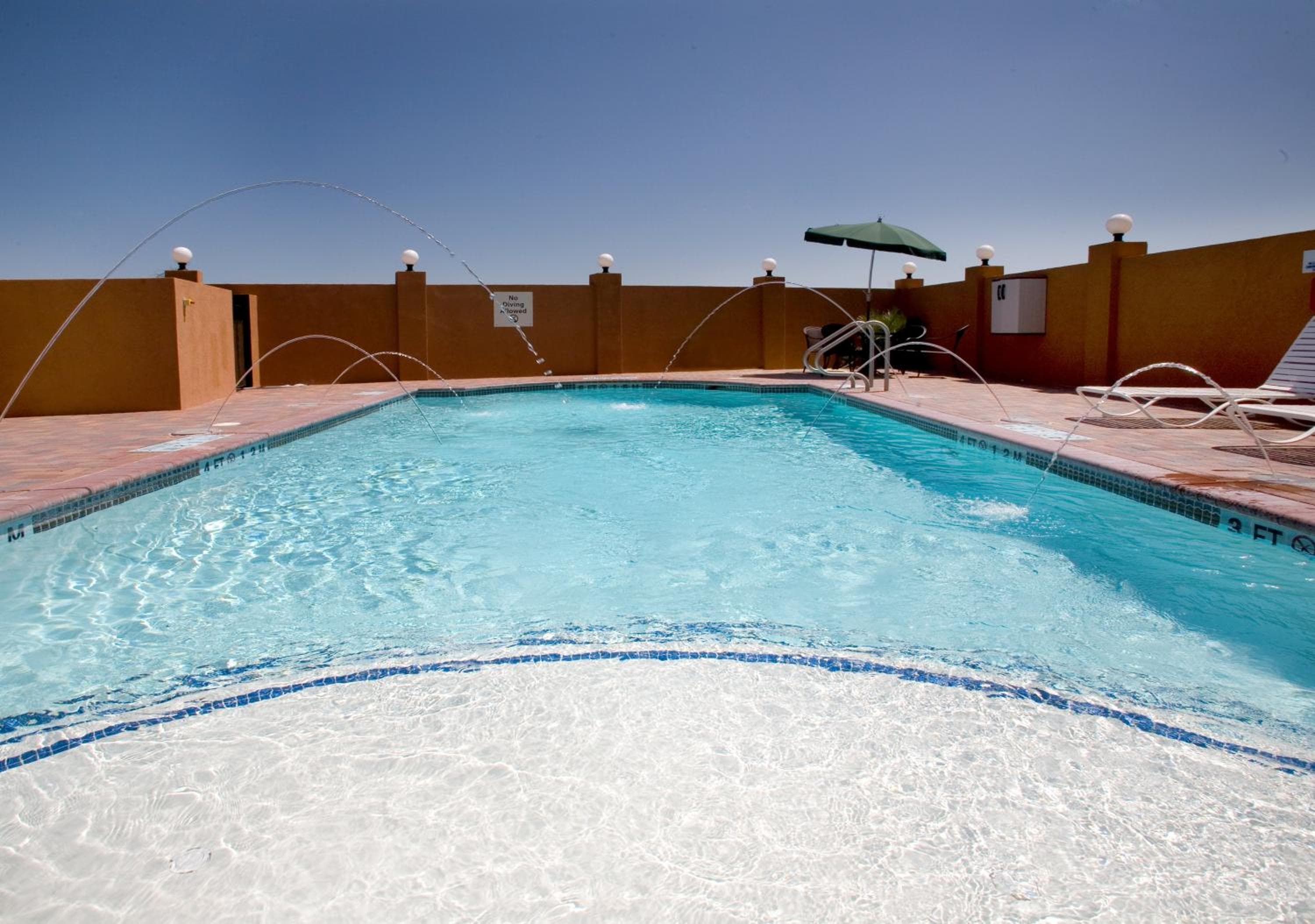 Holiday Inn Express Hotel and Suites Kingsville by IHG