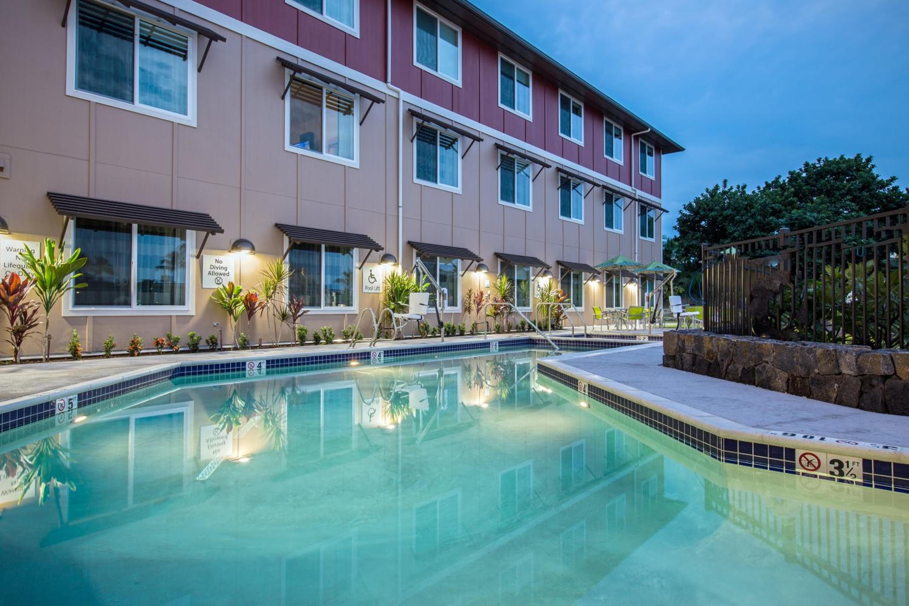 Holiday Inn Express & Suites Kailua-Kona by IHG