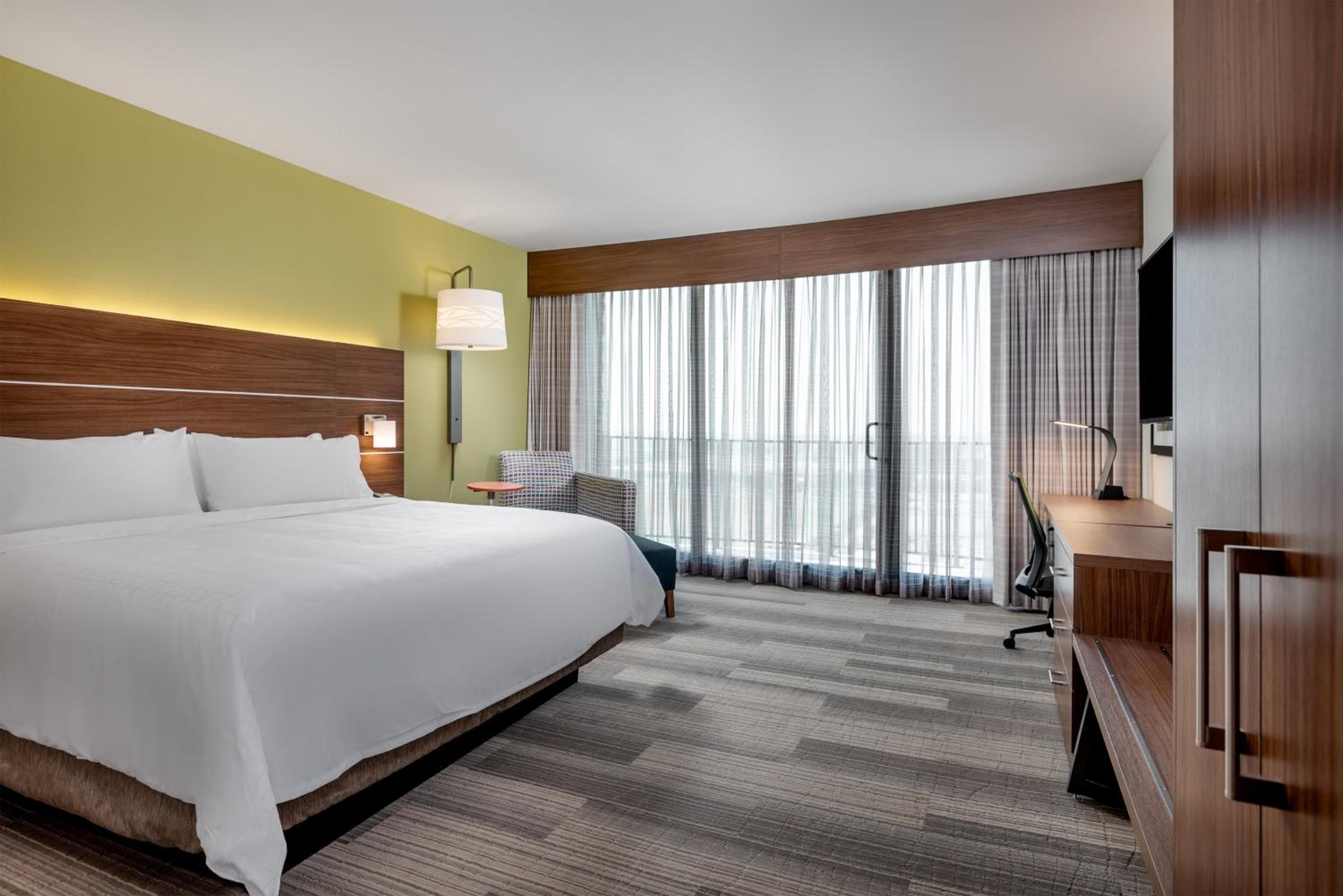 Holiday Inn Express & Suites Santa Ana - Orange County by IHG