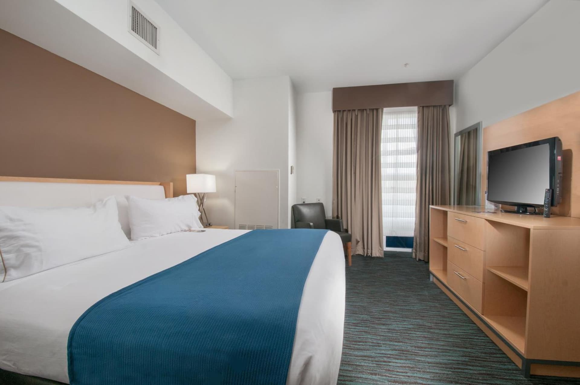 Holiday Inn Express Hotel & Suites San Antonio - Rivercenter Area by IHG
