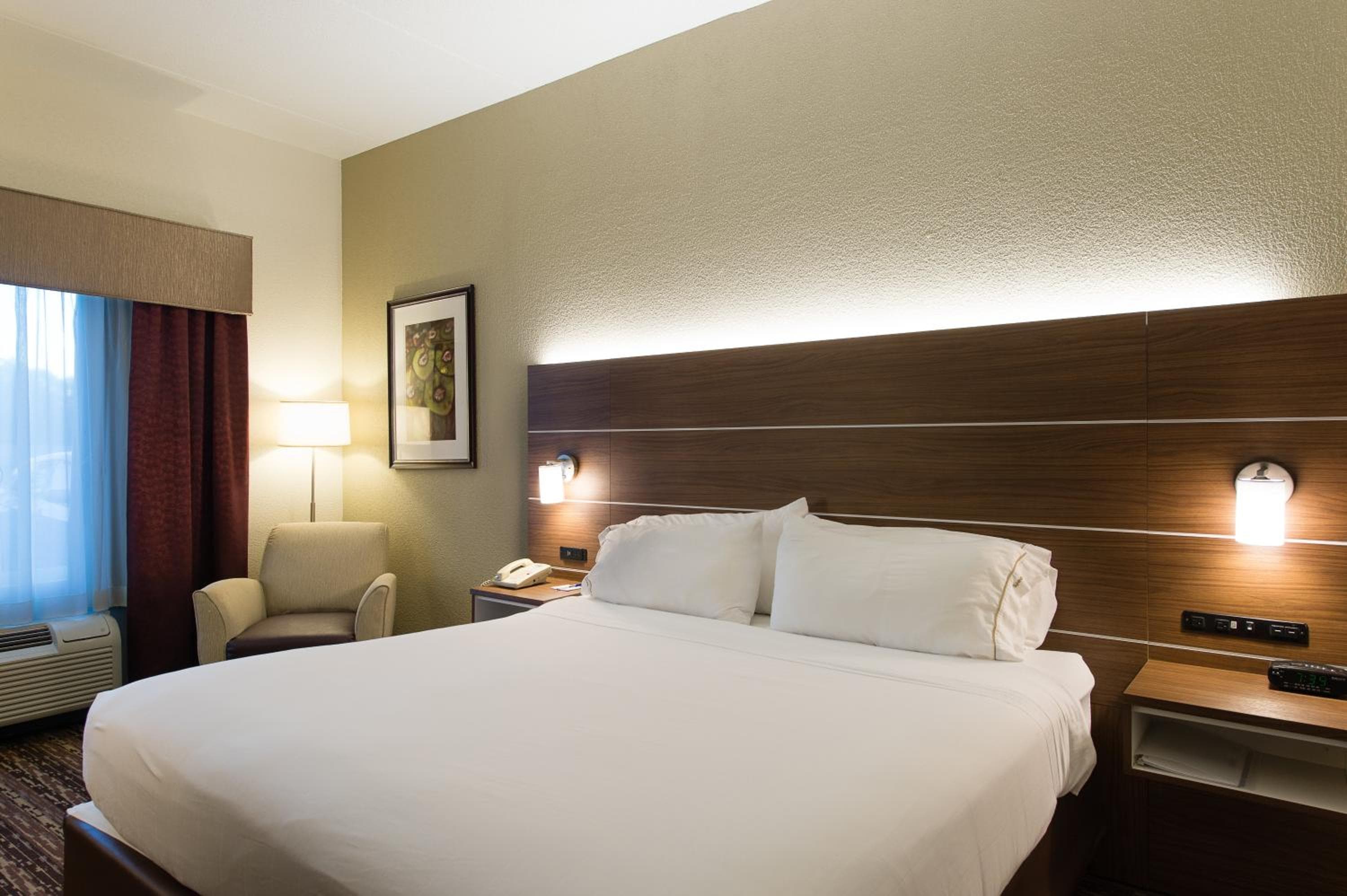 Holiday Inn Express & Suites Walterboro by IHG