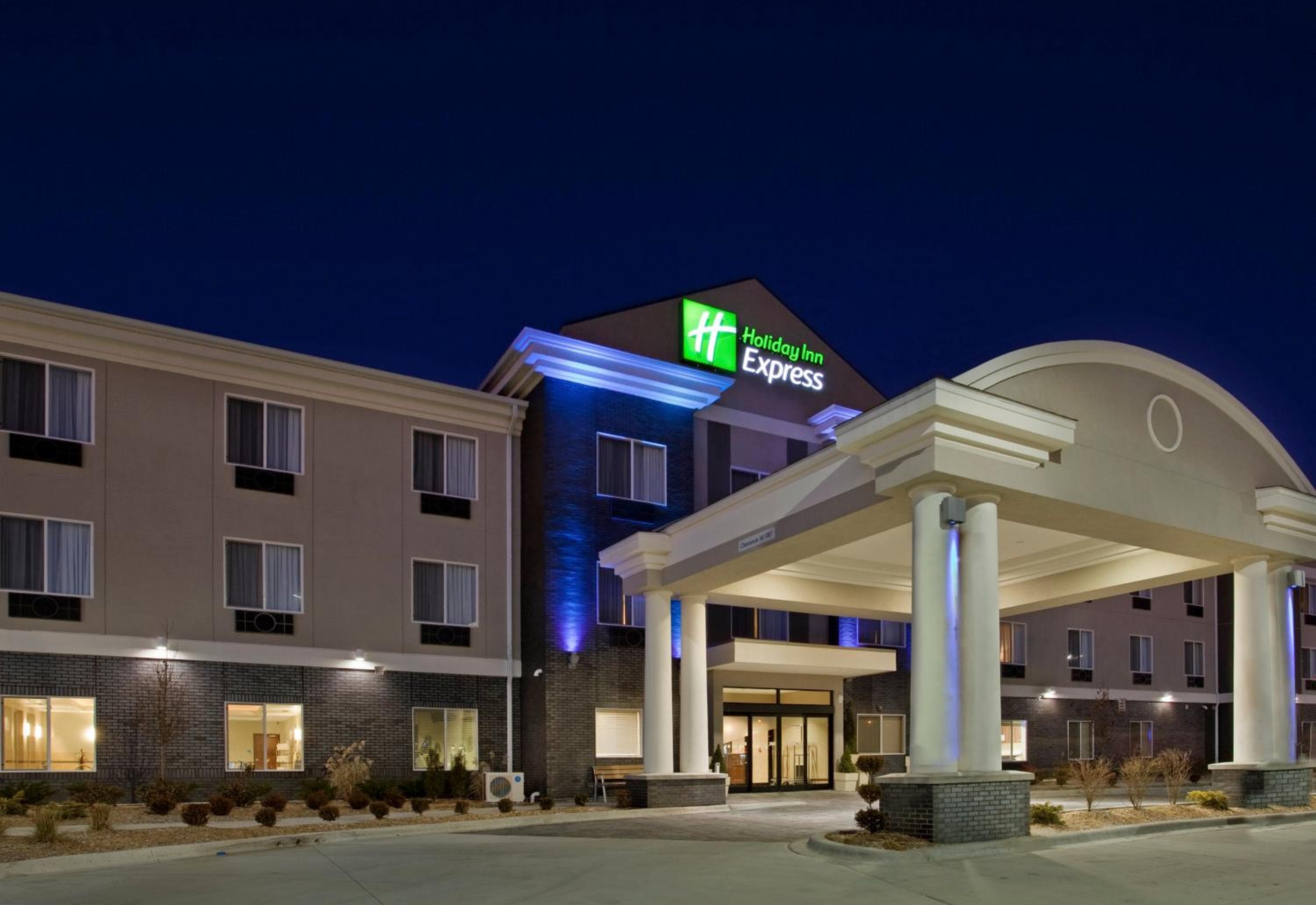 Holiday Inn Express & Suites Pittsburg by IHG