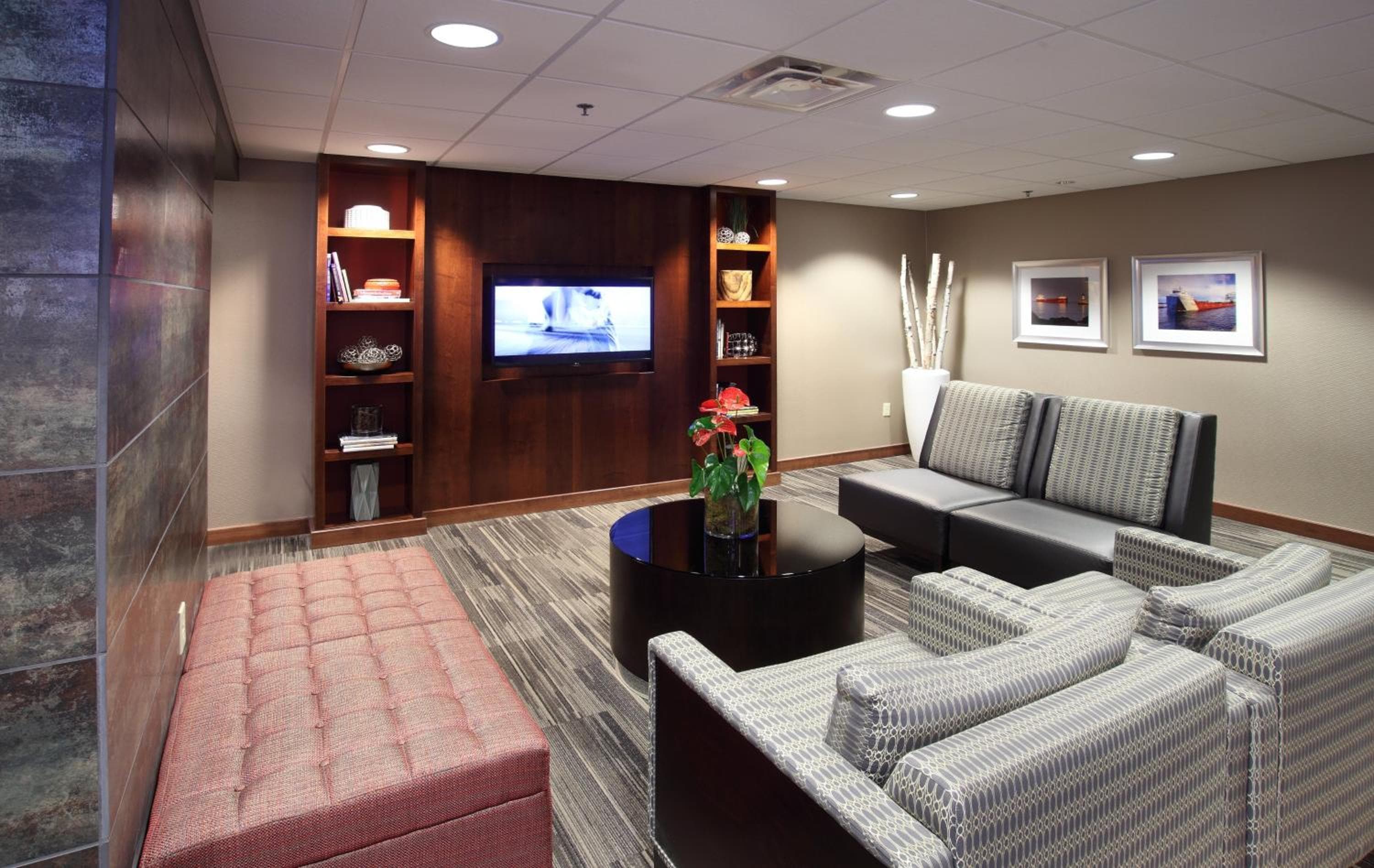 Holiday Inn & Suites Duluth-Downtown by IHG