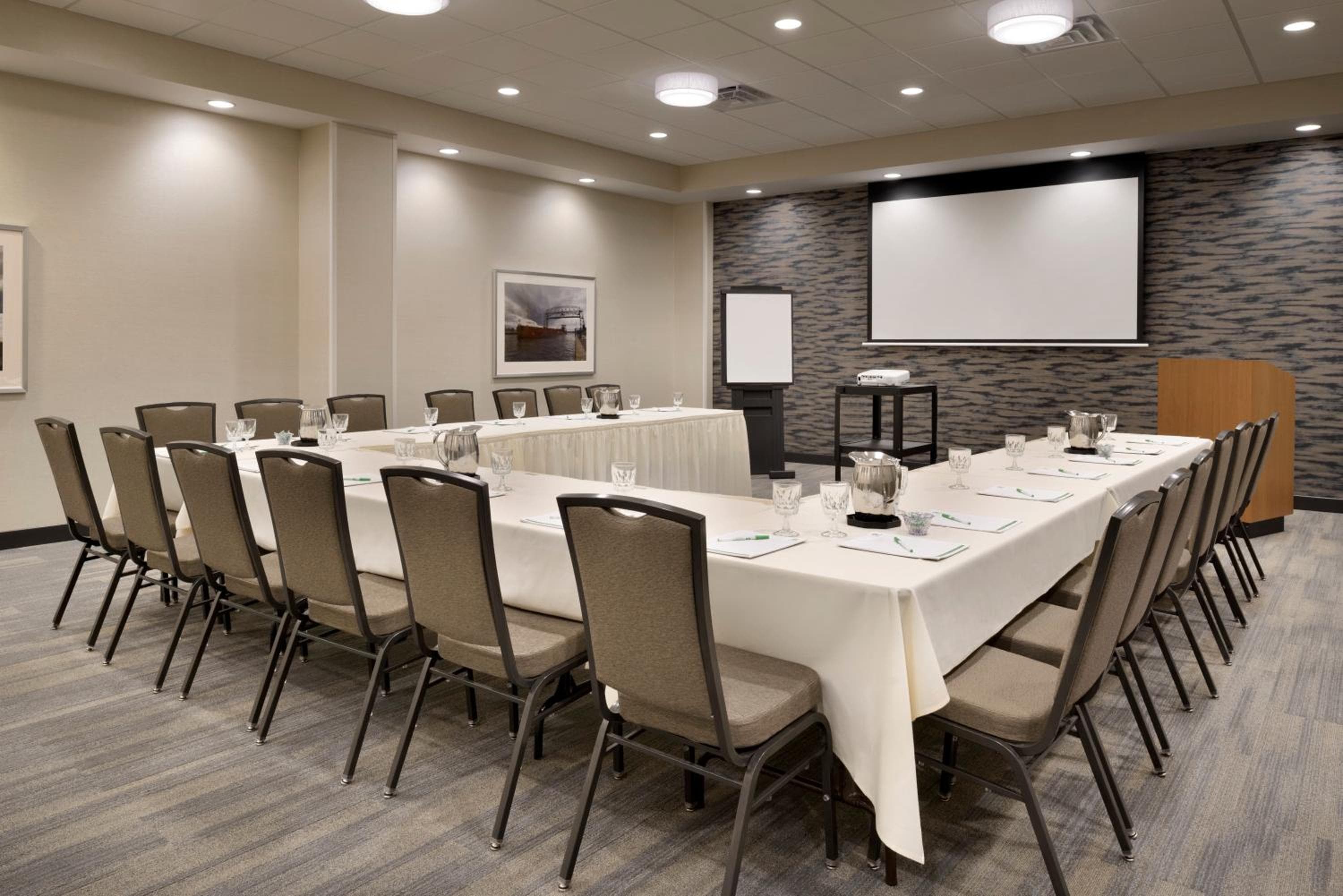 Holiday Inn & Suites Duluth-Downtown by IHG