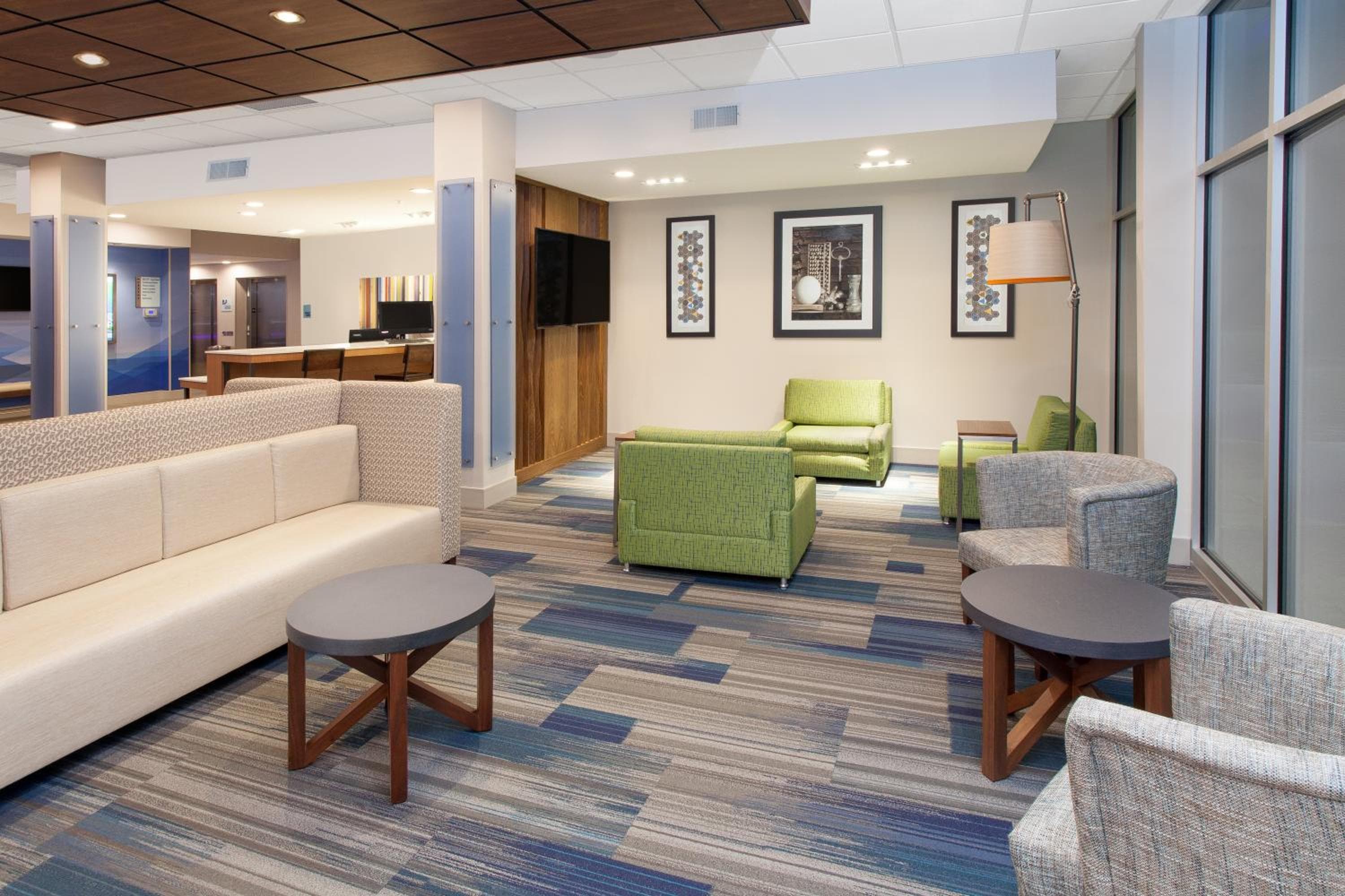 Holiday Inn Express & Suites - Sterling Heights-Detroit Area by IHG